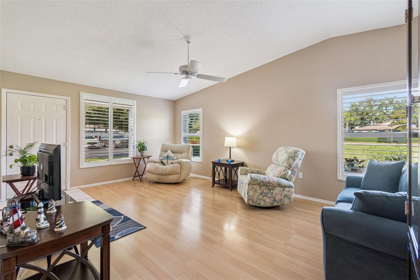 Image 4 of 53 For 2911 74th St W