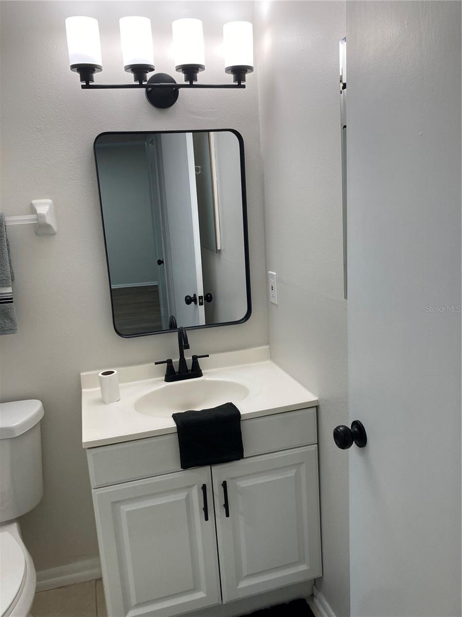 Image 11 of 26 For 3774 Lake Bayshore Drive K518