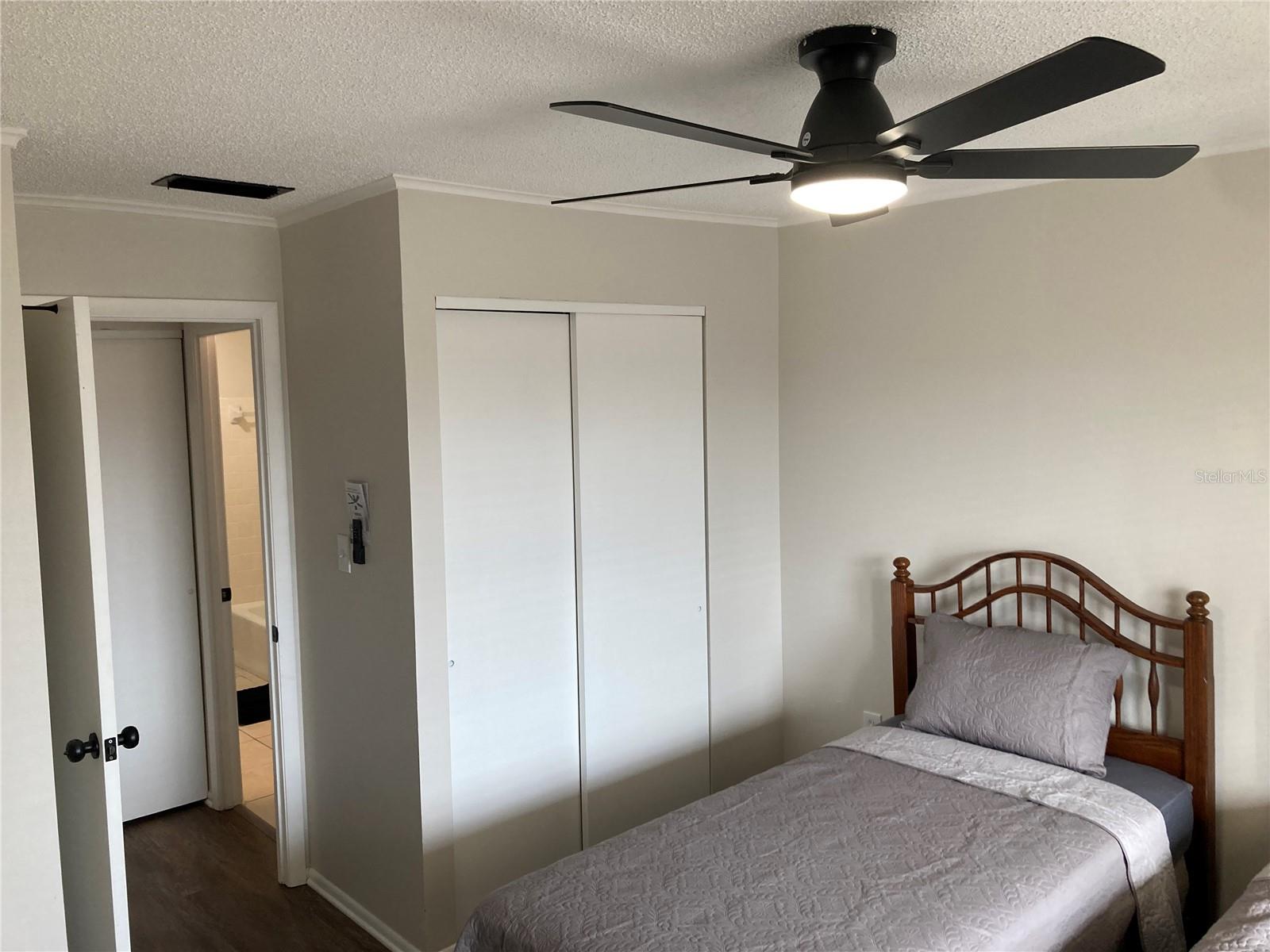 Image 13 of 26 For 3774 Lake Bayshore Drive K518