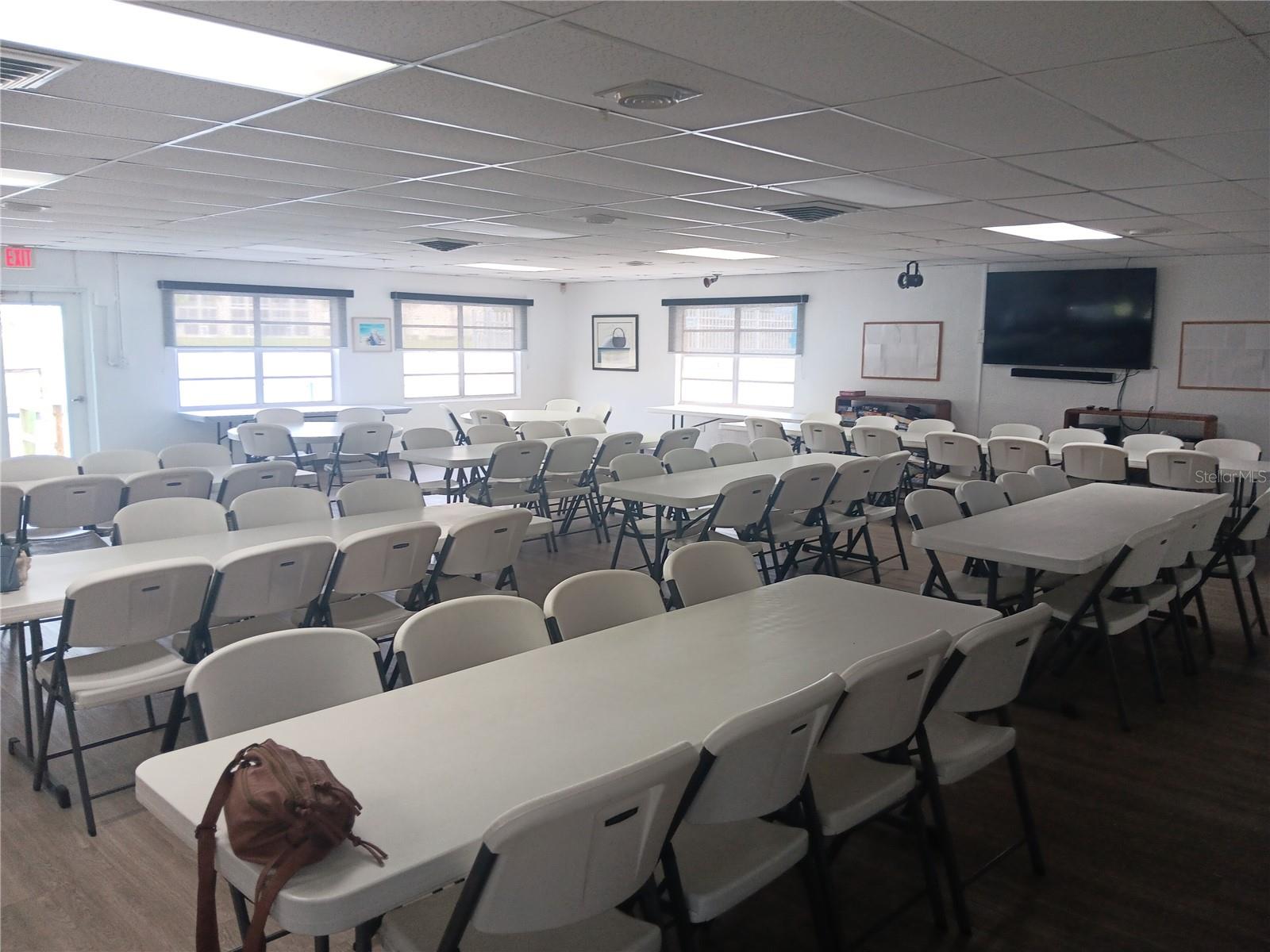 Image 17 of 26 For 3774 Lake Bayshore Drive K518