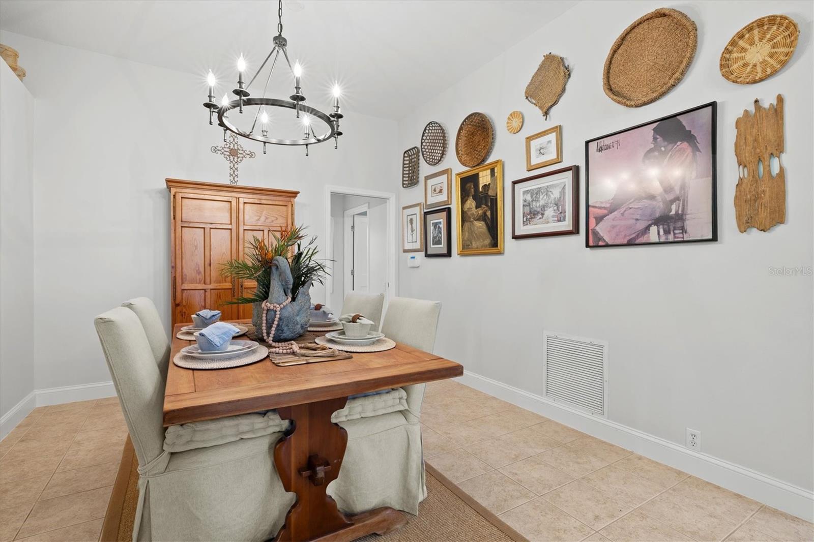 Image 11 of 92 For 4706 Dundee Drive