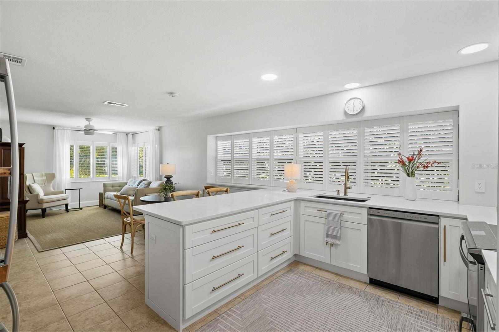 Image 13 of 92 For 4706 Dundee Drive