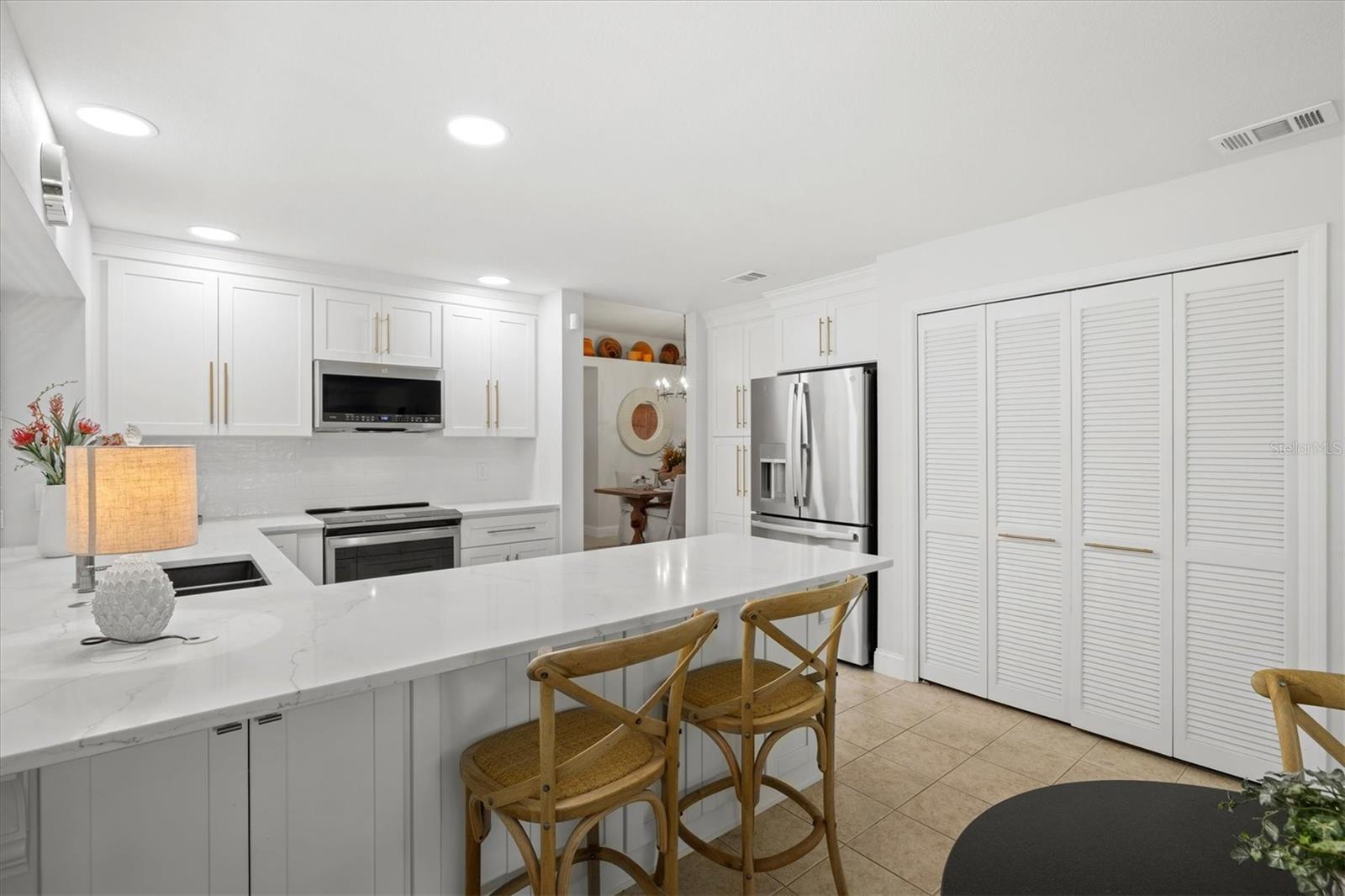 Image 14 of 92 For 4706 Dundee Drive