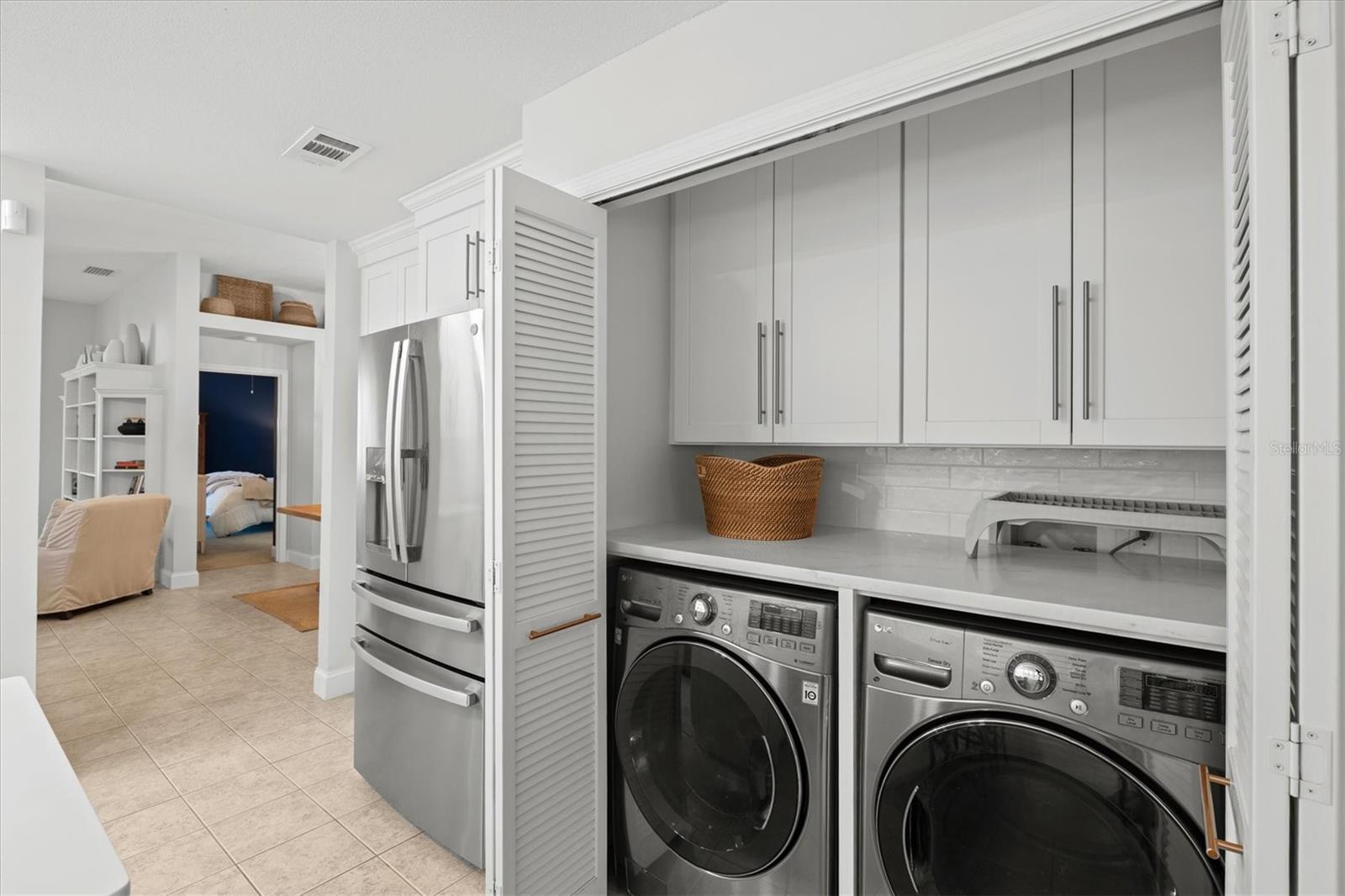 Image 22 of 92 For 4706 Dundee Drive