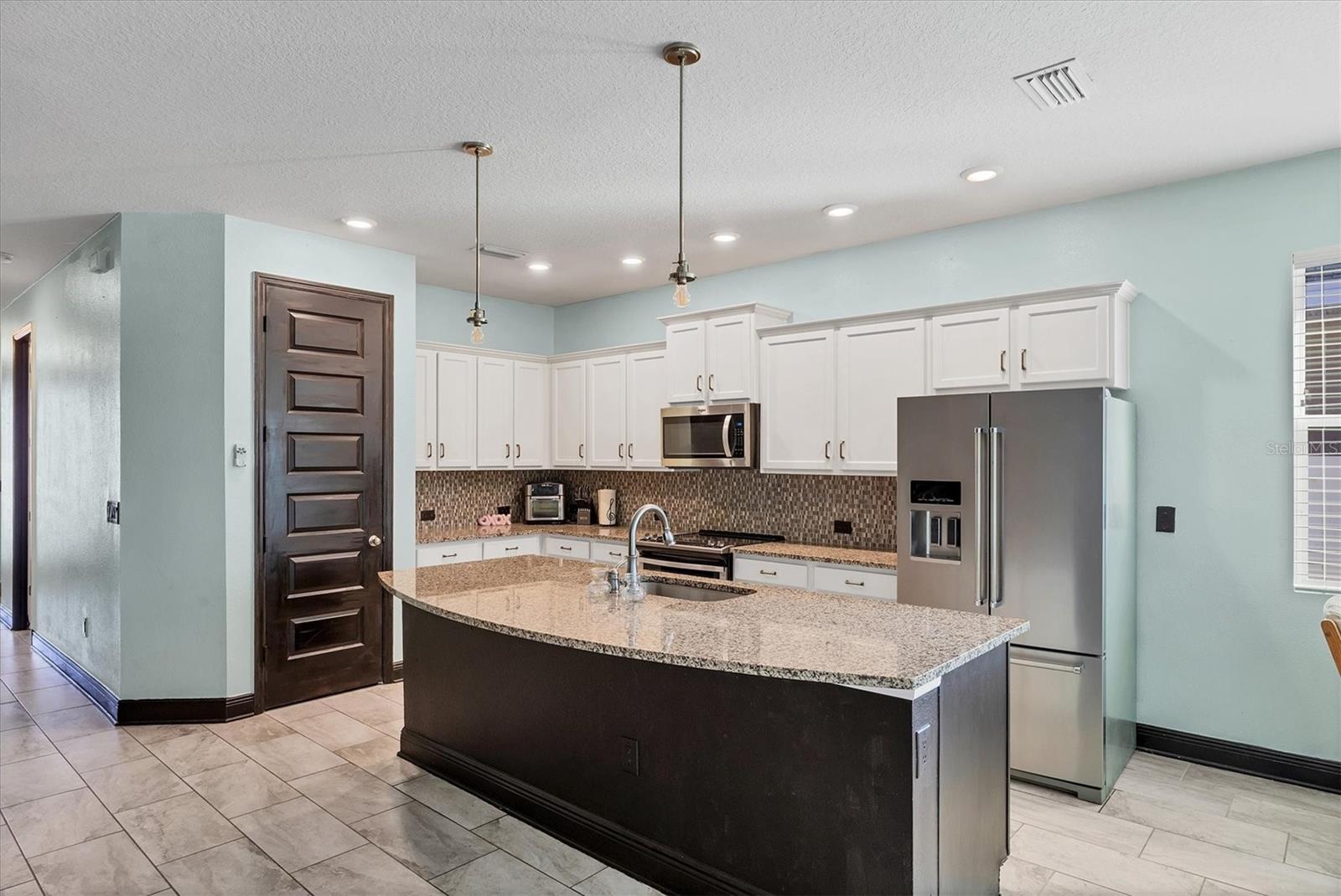 Image 17 of 43 For 3914 Sunshine Pine Avenue