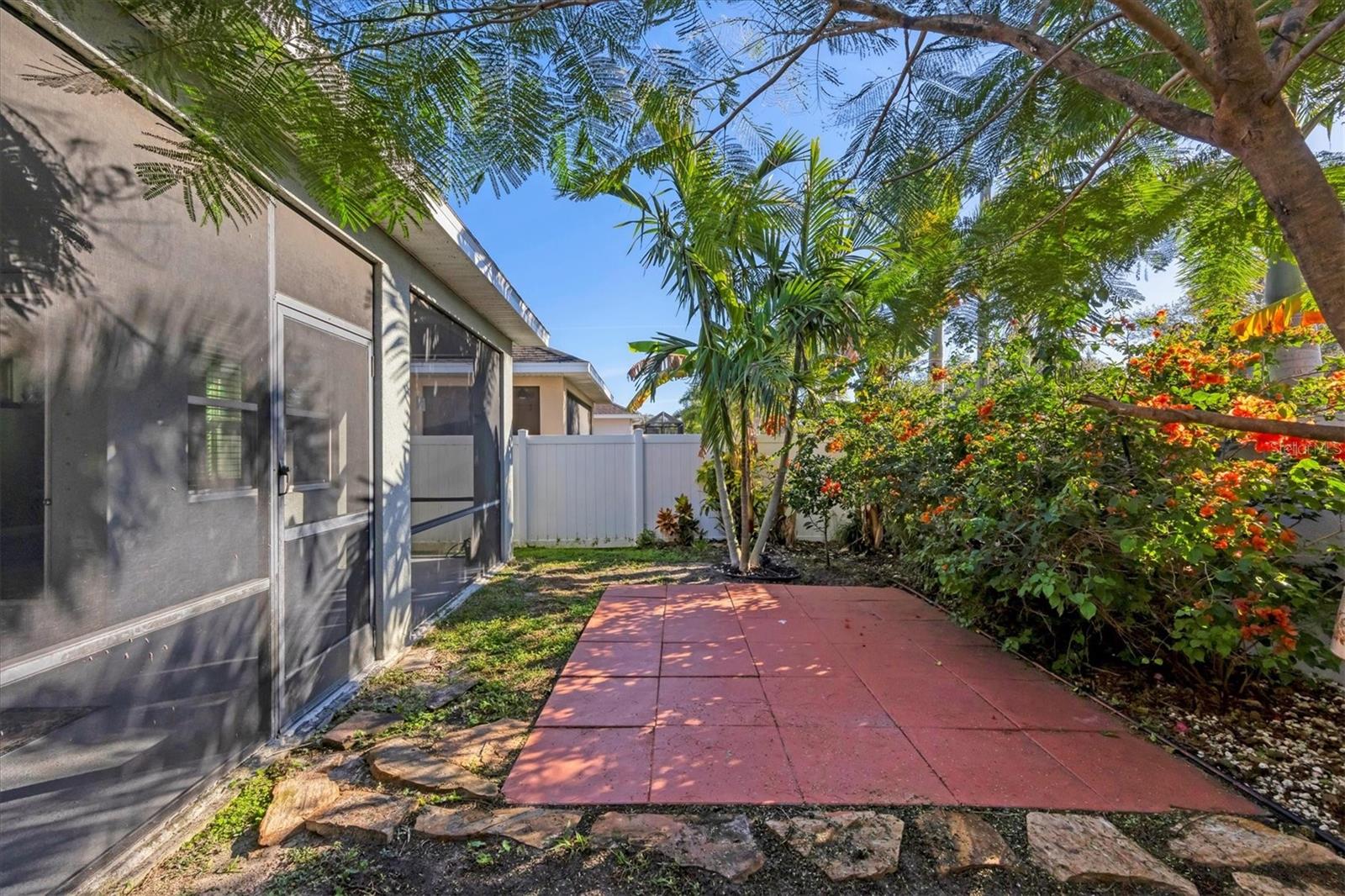 Image 32 of 43 For 3914 Sunshine Pine Avenue