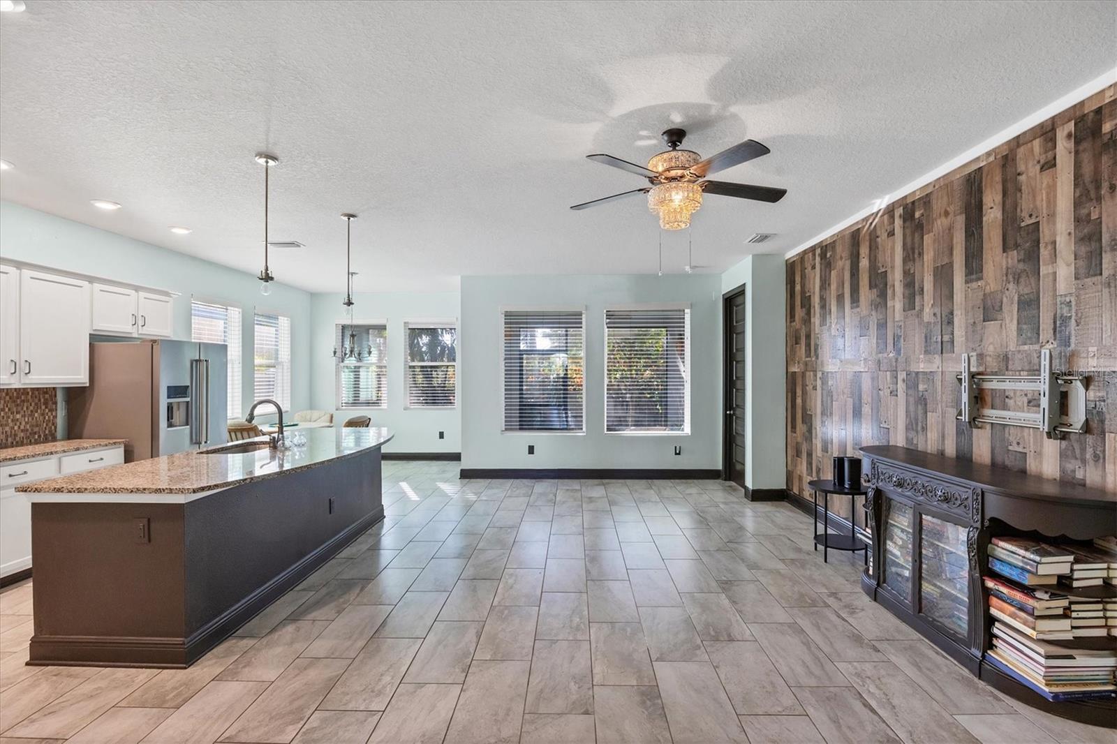 Image 7 of 43 For 3914 Sunshine Pine Avenue