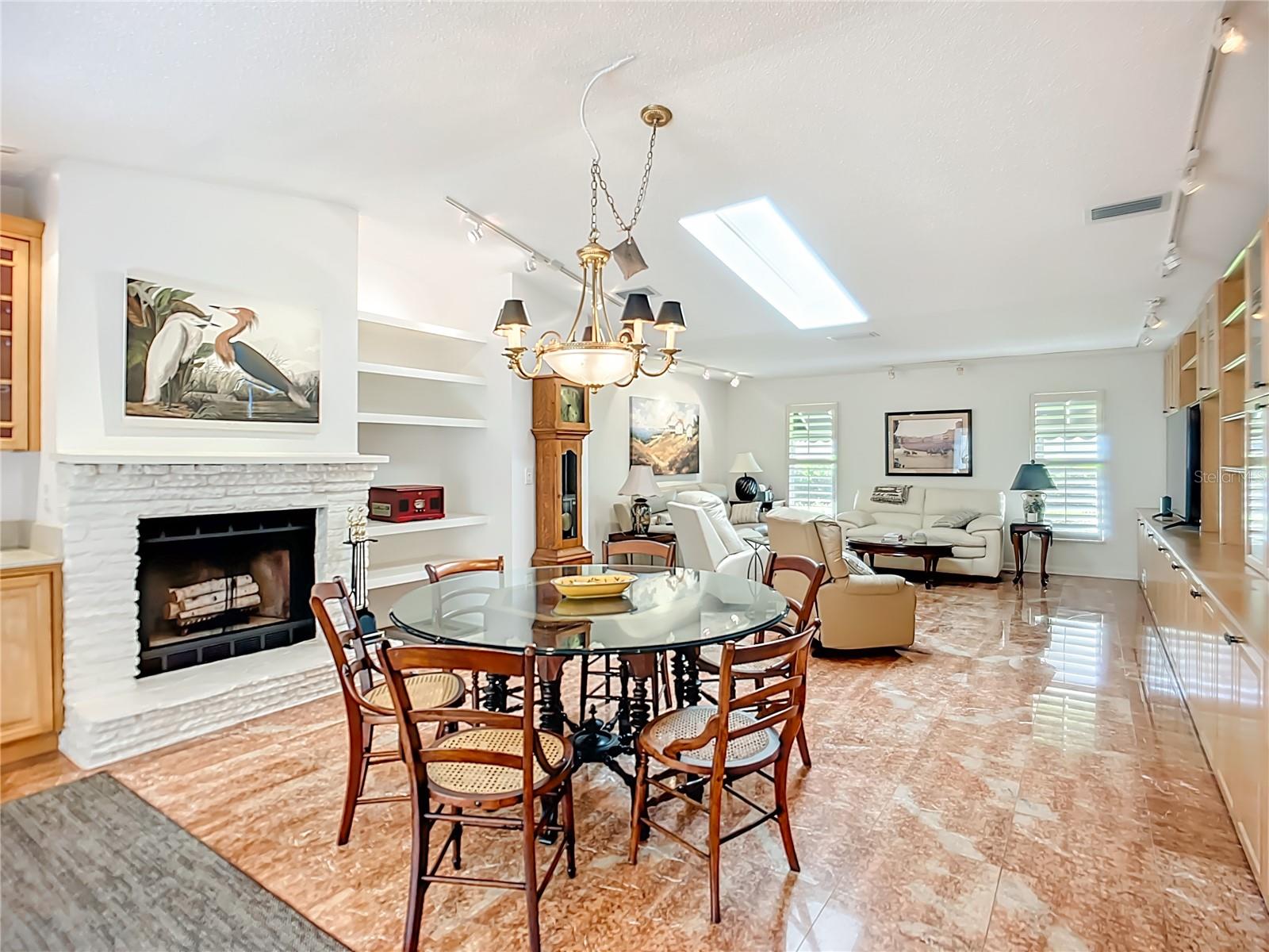 Image 16 of 60 For 3870 Torrey Pines Boulevard