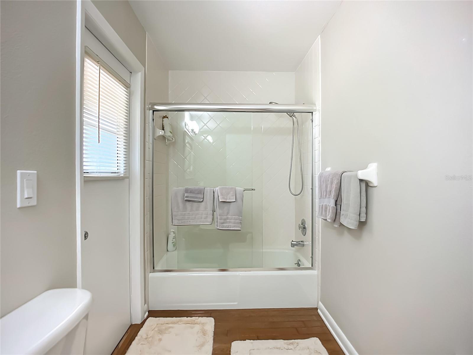 Image 27 of 60 For 3870 Torrey Pines Boulevard