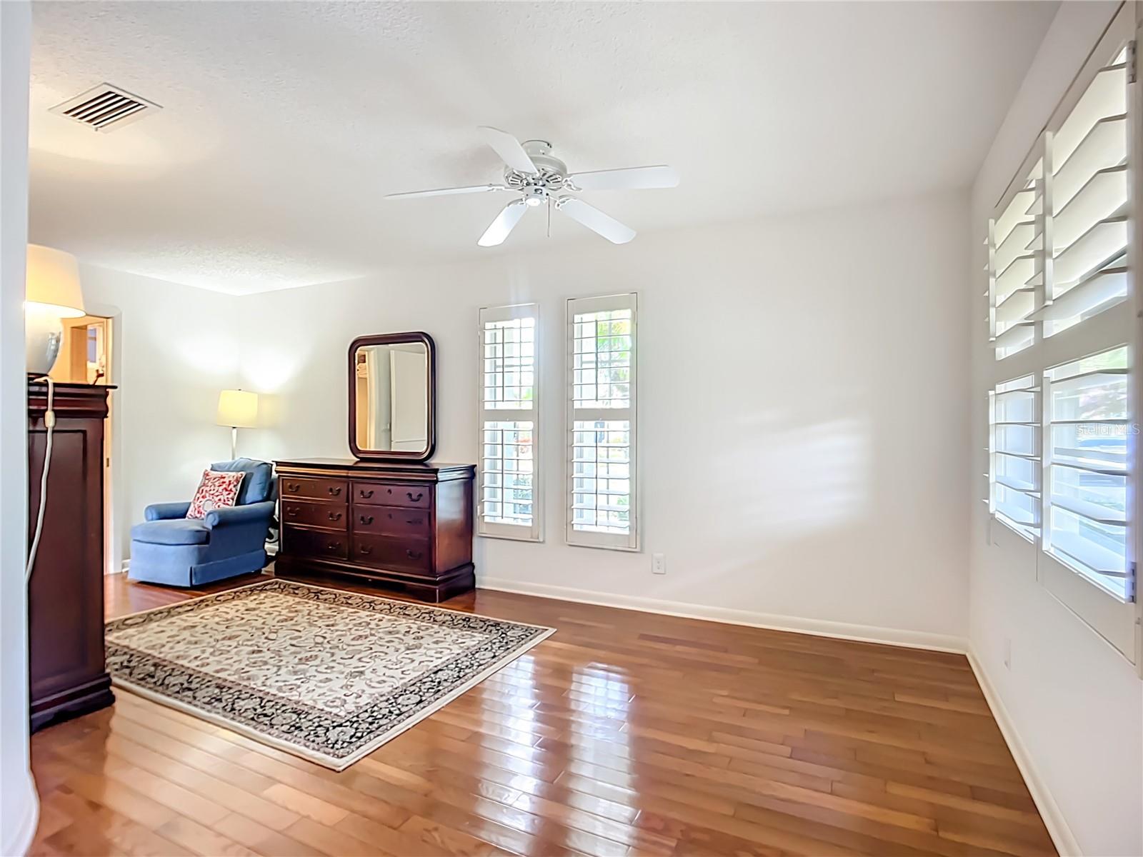 Image 28 of 60 For 3870 Torrey Pines Boulevard