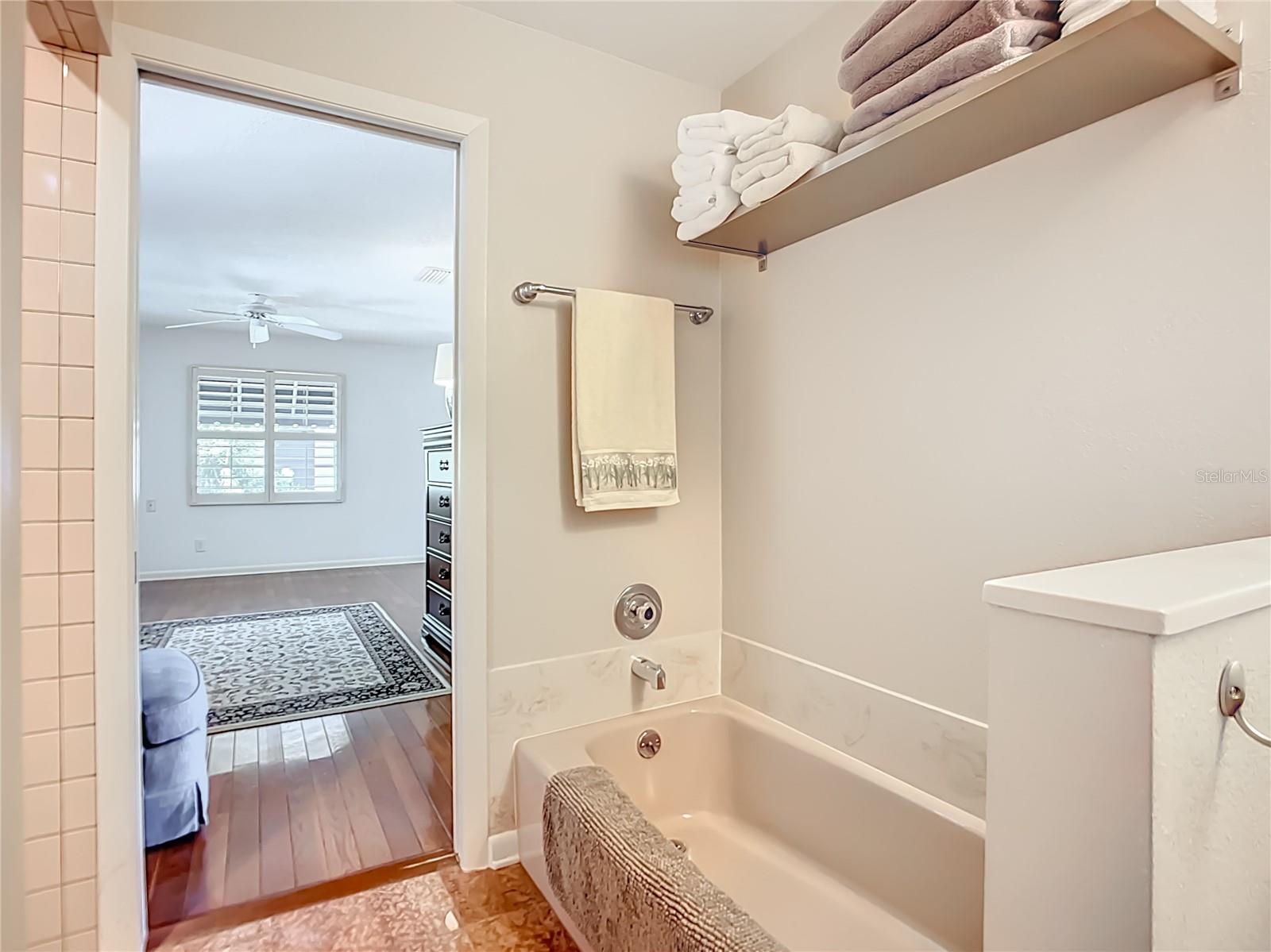 Image 34 of 60 For 3870 Torrey Pines Boulevard