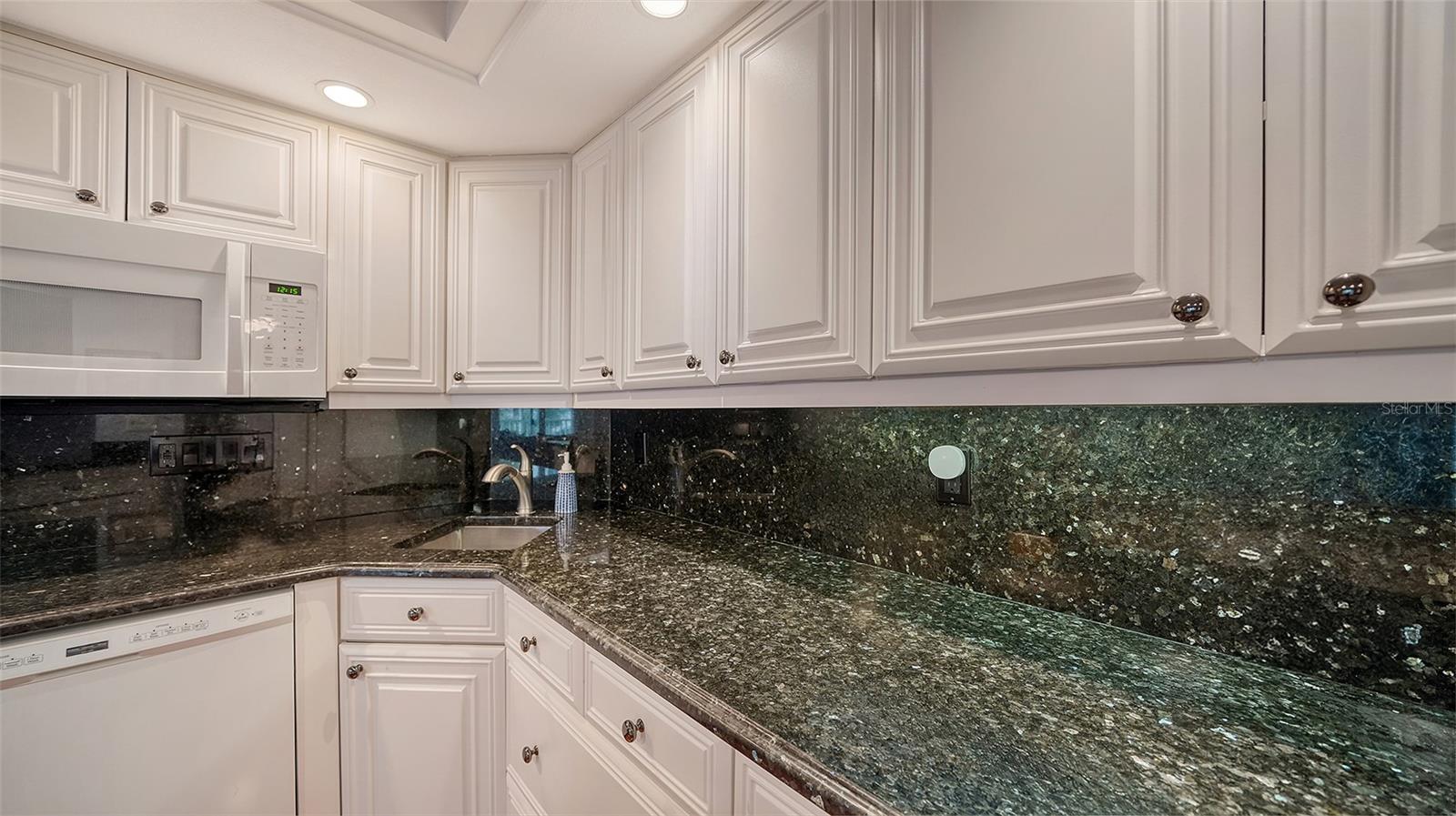 Image 10 of 50 For 800 Benjamin Franklin Drive 202