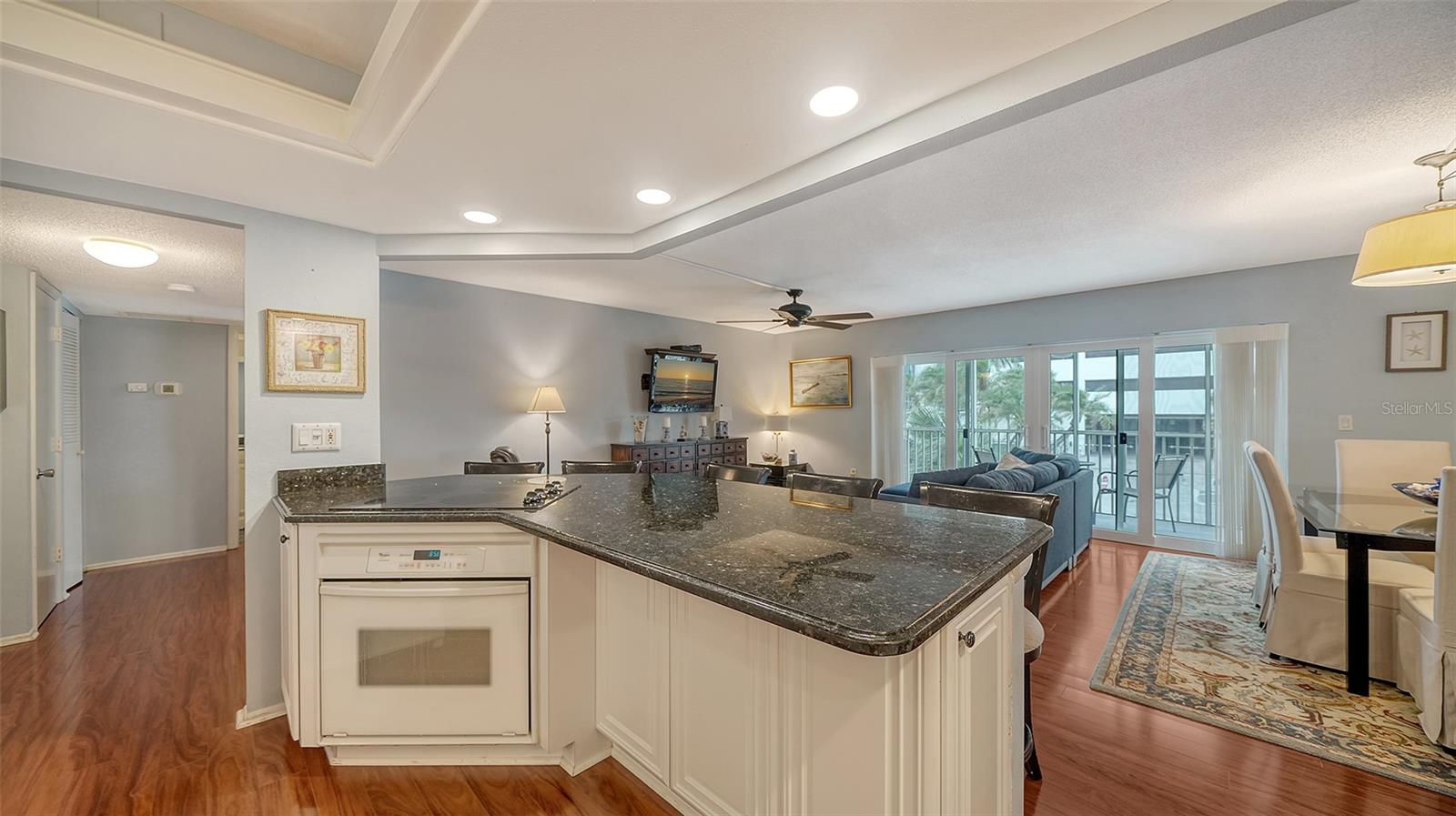 Image 11 of 50 For 800 Benjamin Franklin Drive 202