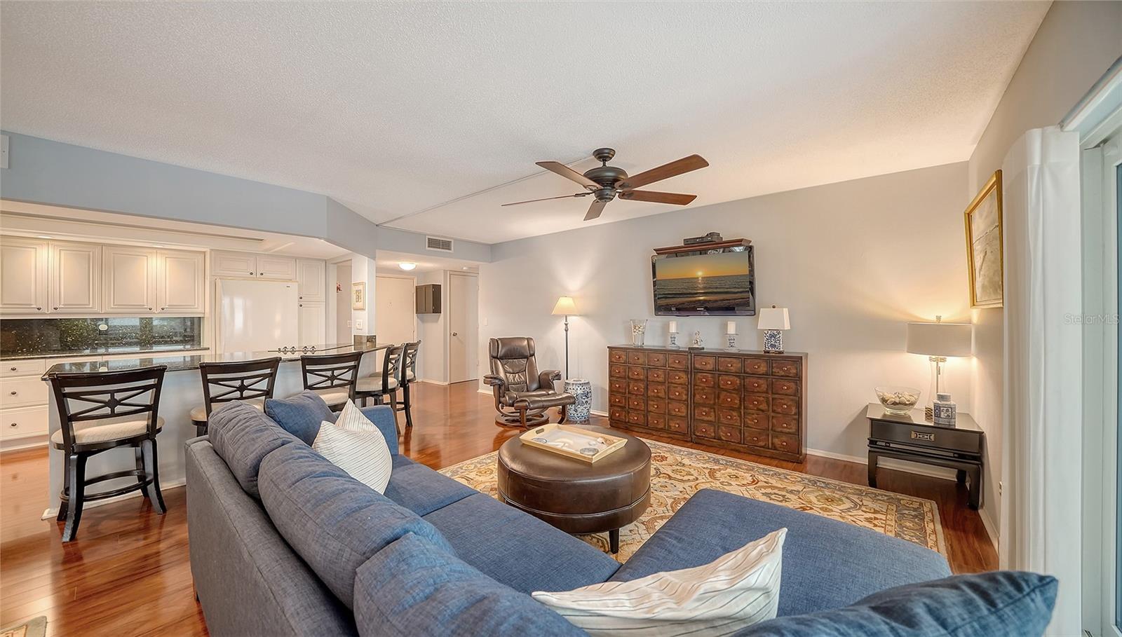 Image 13 of 50 For 800 Benjamin Franklin Drive 202