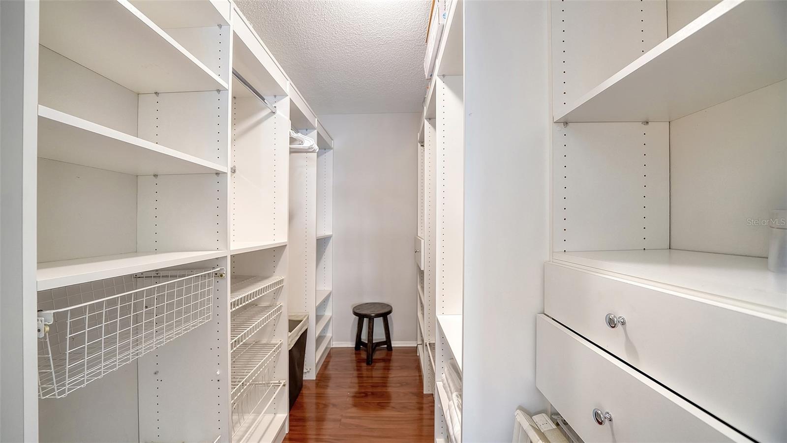 Image 21 of 50 For 800 Benjamin Franklin Drive 202