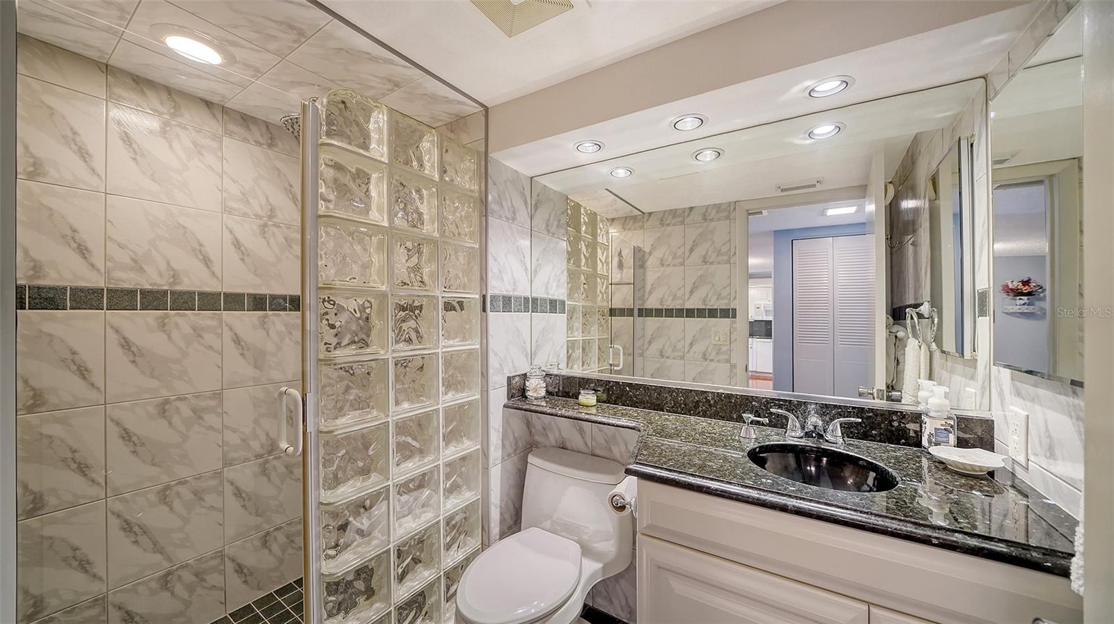 Image 26 of 50 For 800 Benjamin Franklin Drive 202