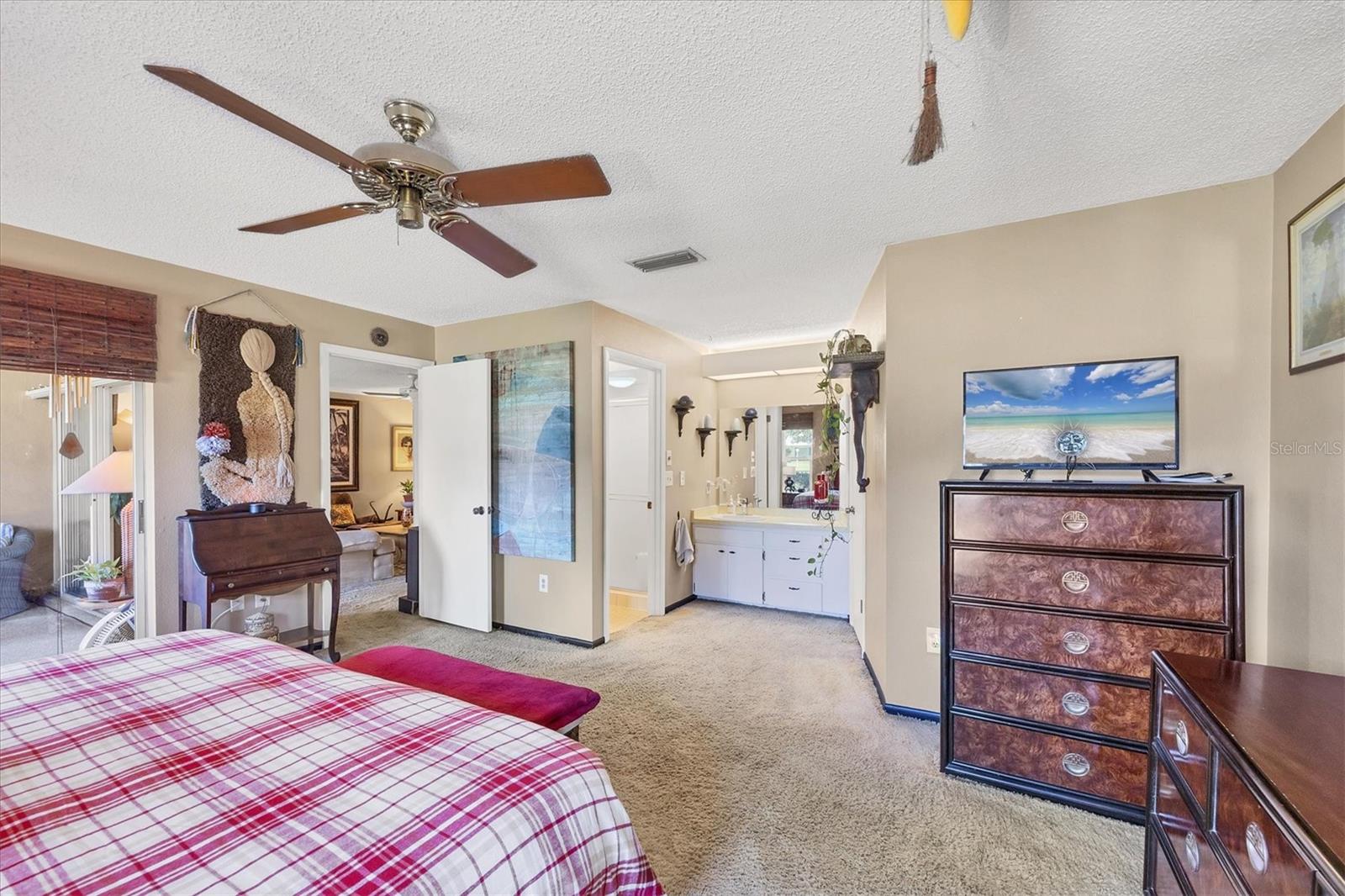 Image 18 of 47 For 4101 Center Gate Boulevard 1