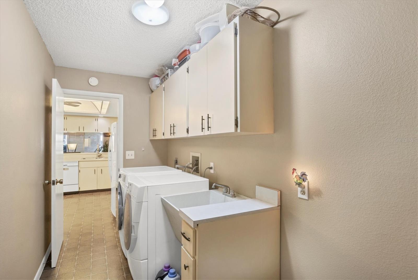 Image 24 of 47 For 4101 Center Gate Boulevard 1