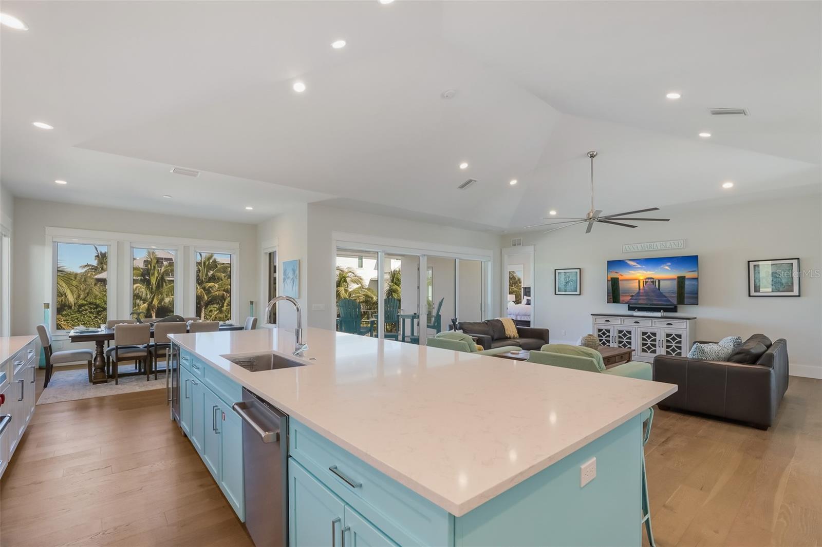 Image 15 of 93 For 50 Shore Drive