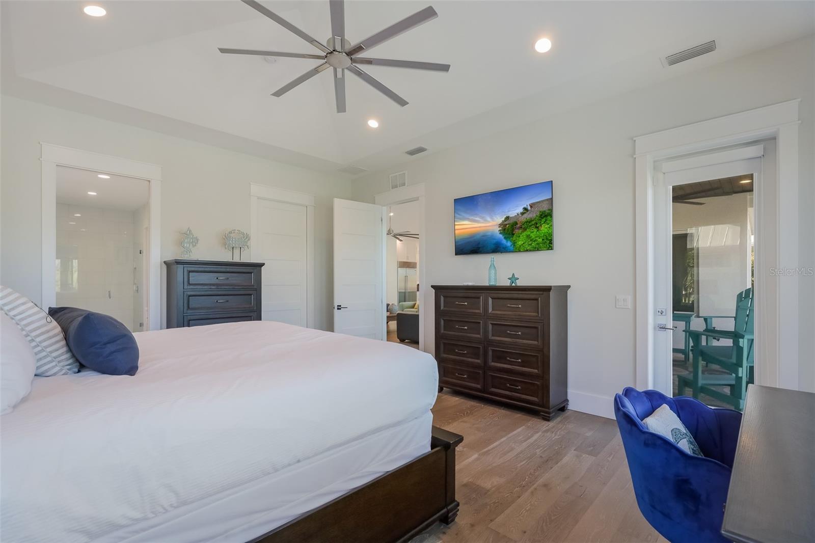 Image 22 of 93 For 50 Shore Drive