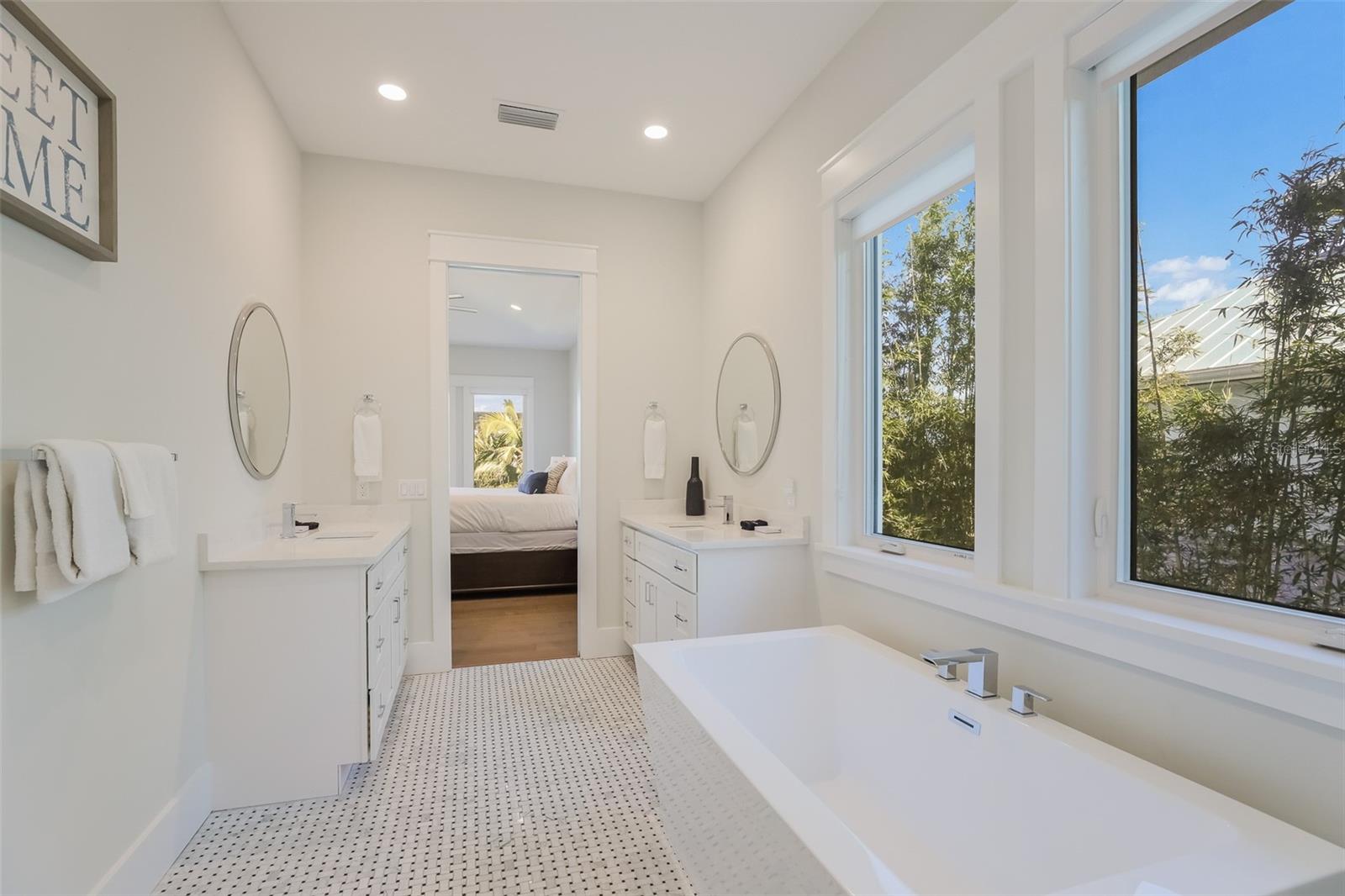 Image 24 of 93 For 50 Shore Drive