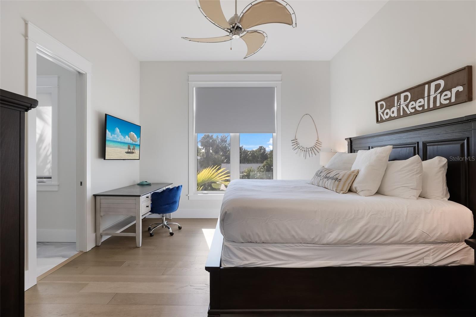 Image 26 of 93 For 50 Shore Drive