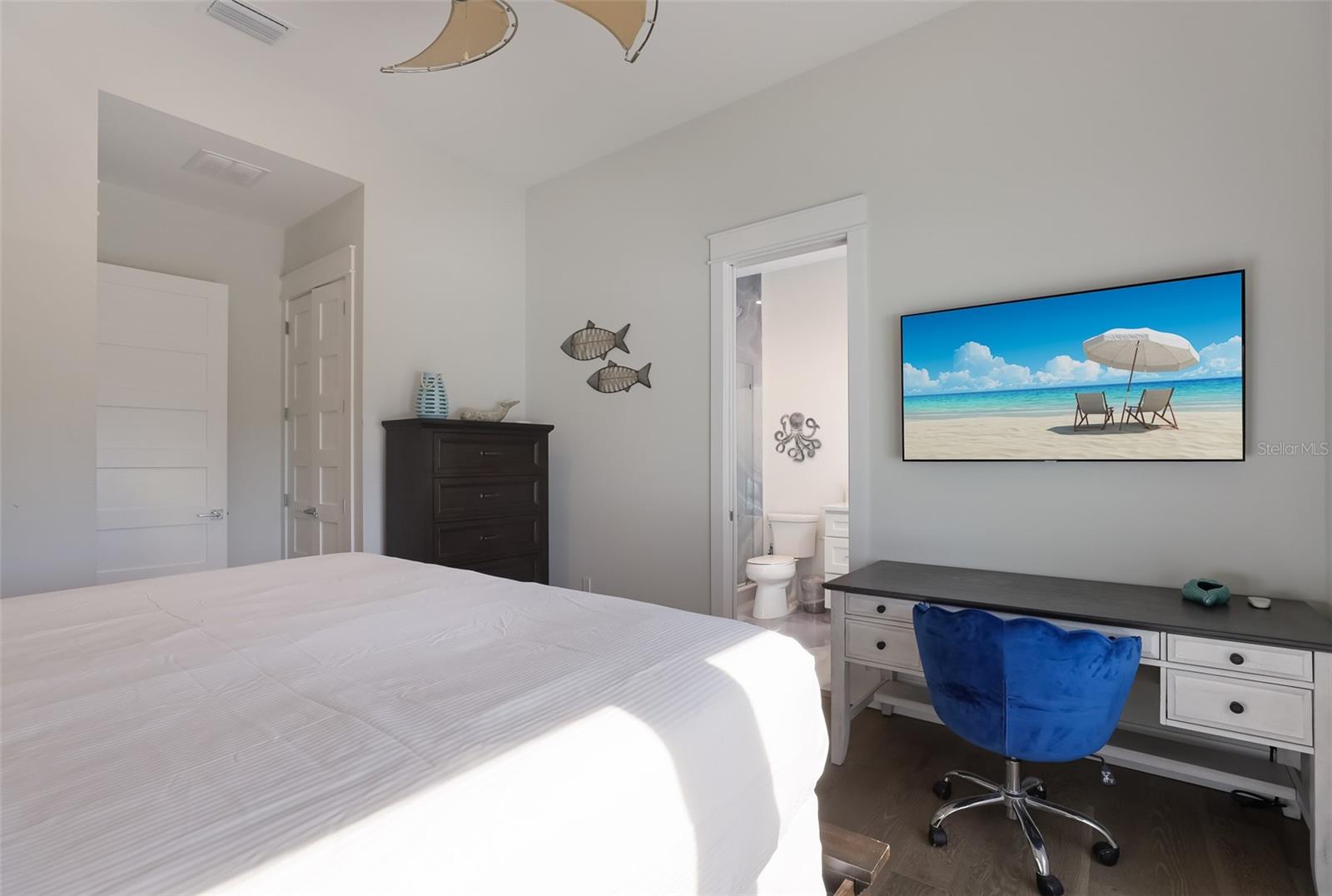 Image 28 of 93 For 50 Shore Drive