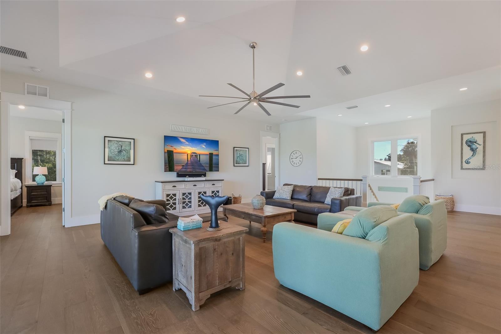 Image 9 of 93 For 50 Shore Drive