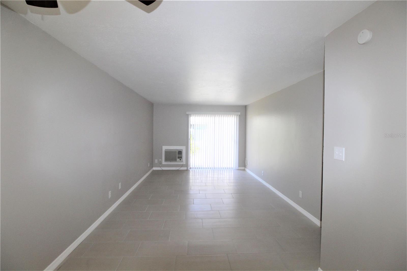 Image 5 of 19 For 3001 Bee Ridge Road 219