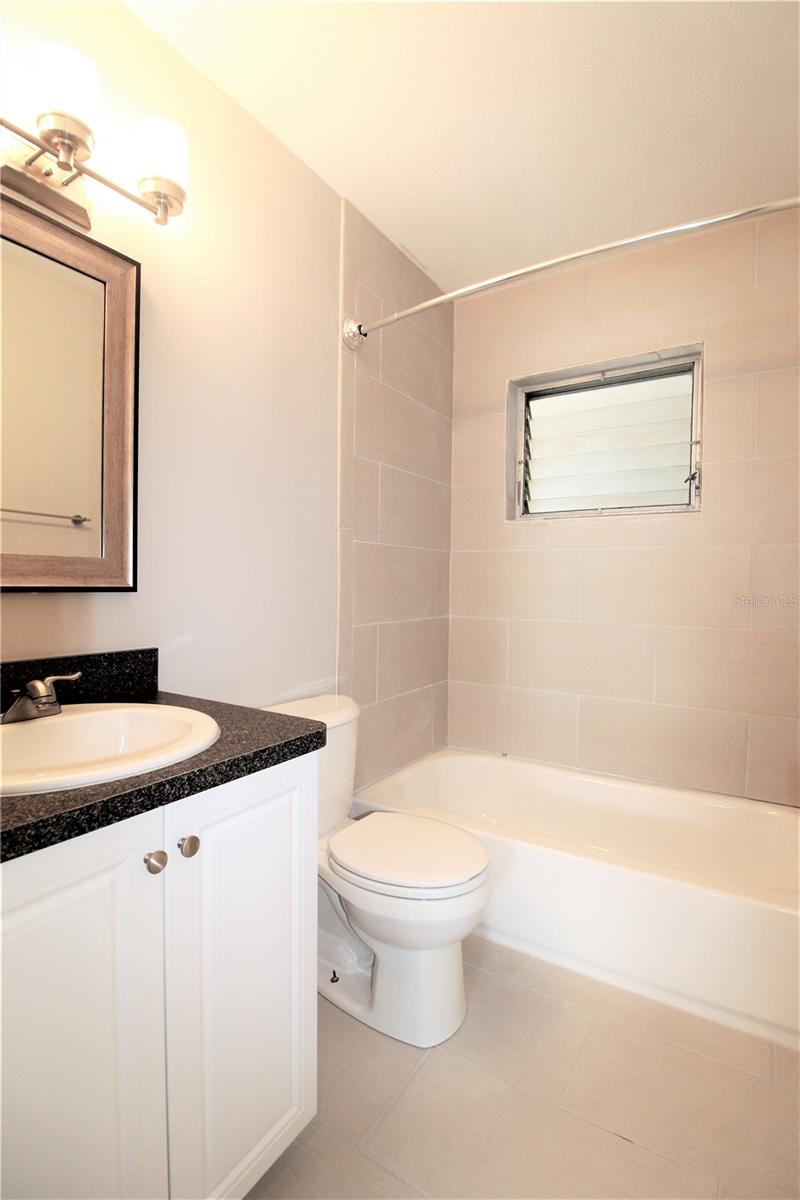 Image 8 of 19 For 3001 Bee Ridge Road 219