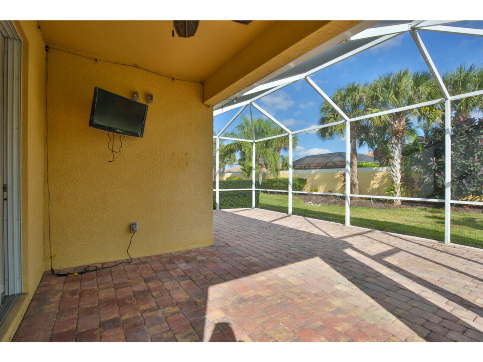 Image 24 of 33 For 19108 Lappacio Street