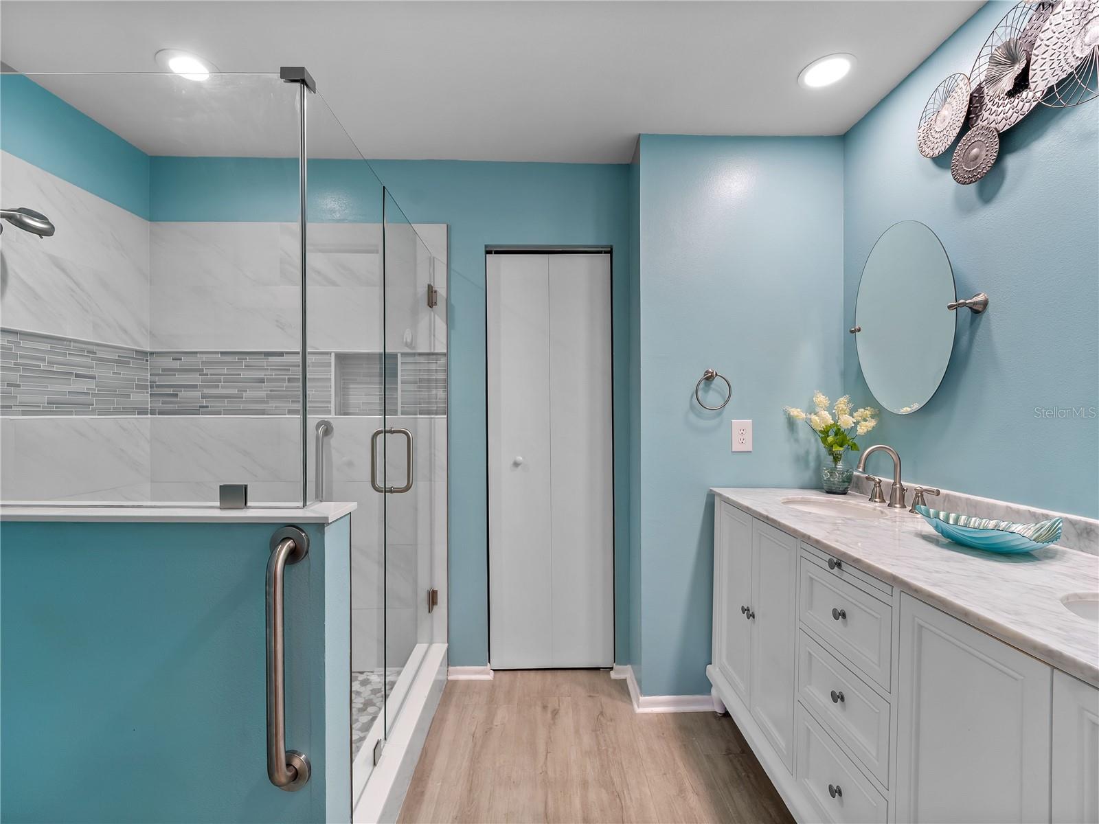 Image 25 of 46 For 365 Oak Hill Way 32