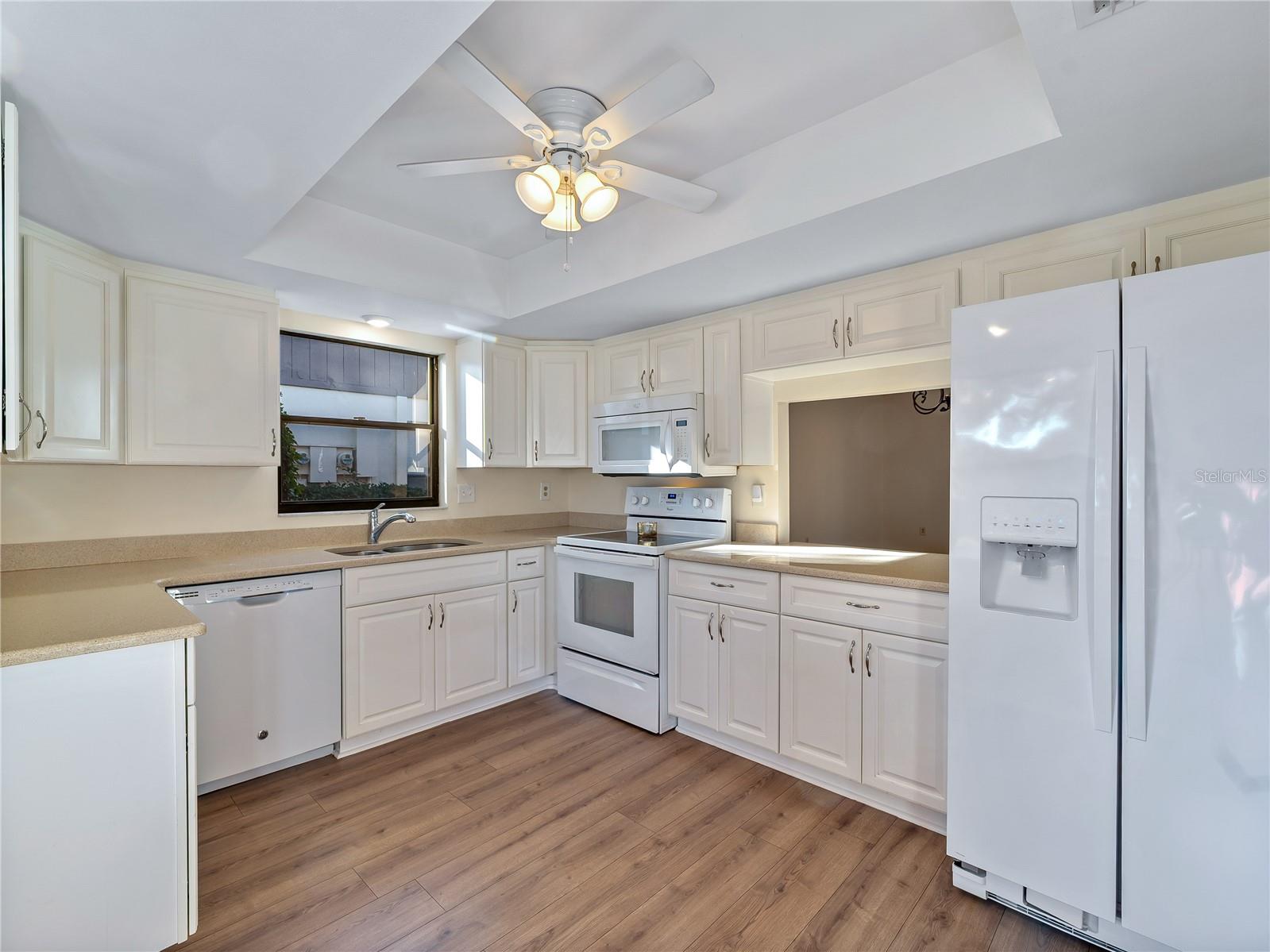 Image 7 of 46 For 365 Oak Hill Way 32