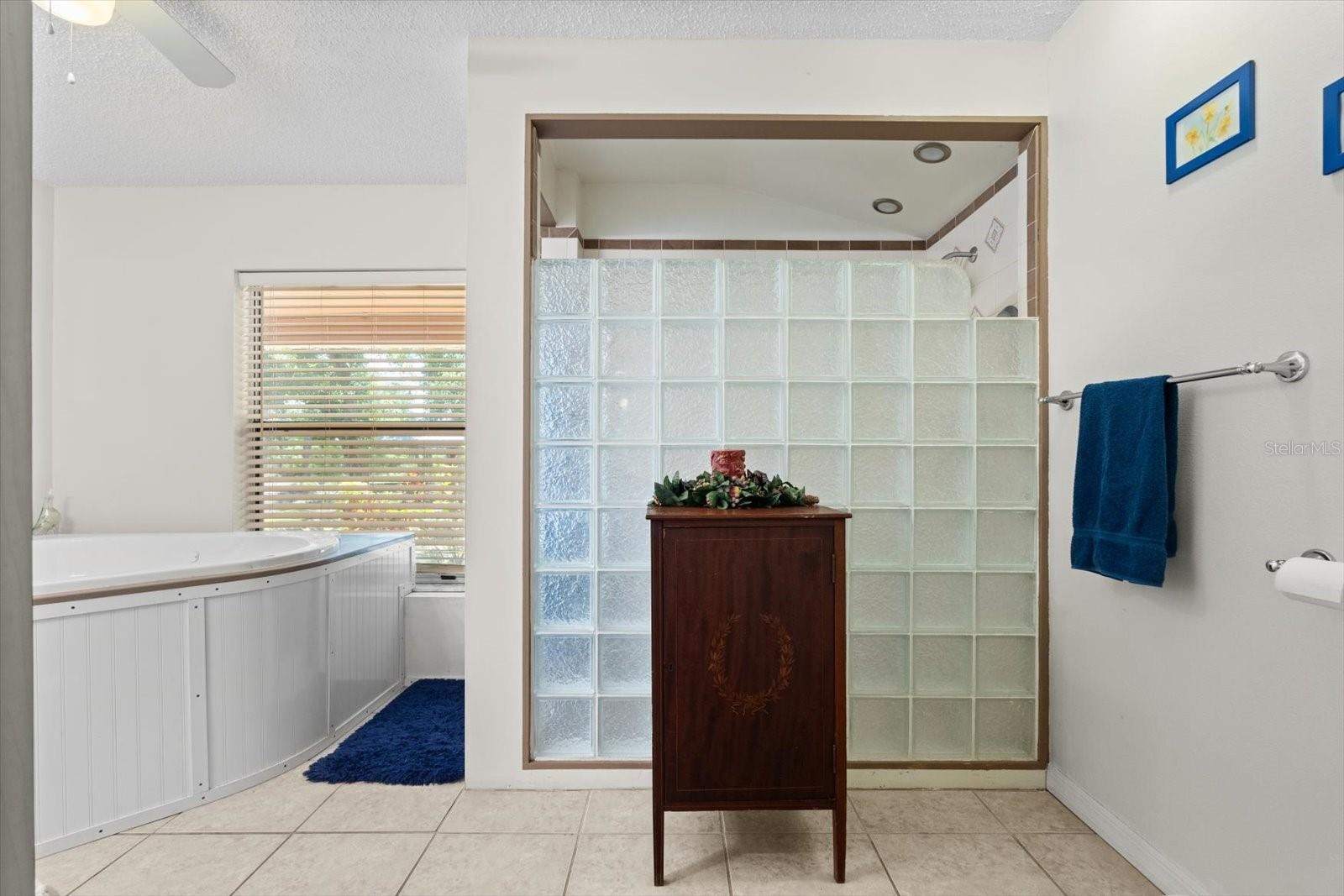 Image 22 of 68 For 13719 Seminole Trail