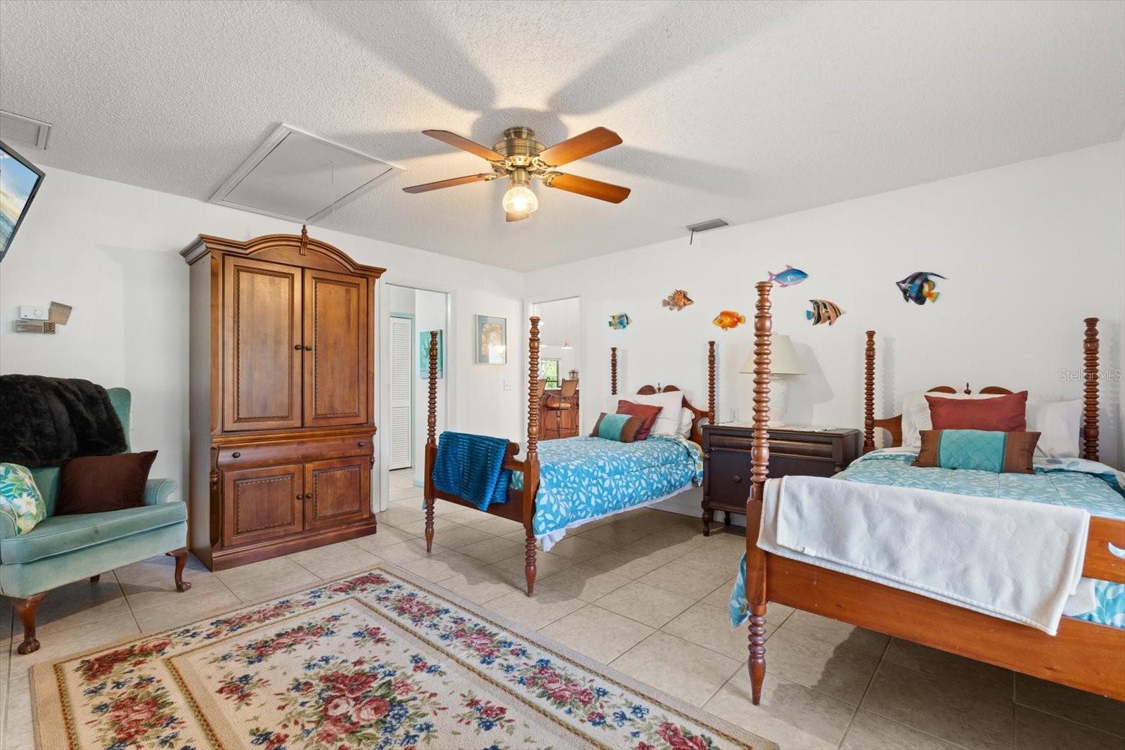 Image 26 of 68 For 13719 Seminole Trail