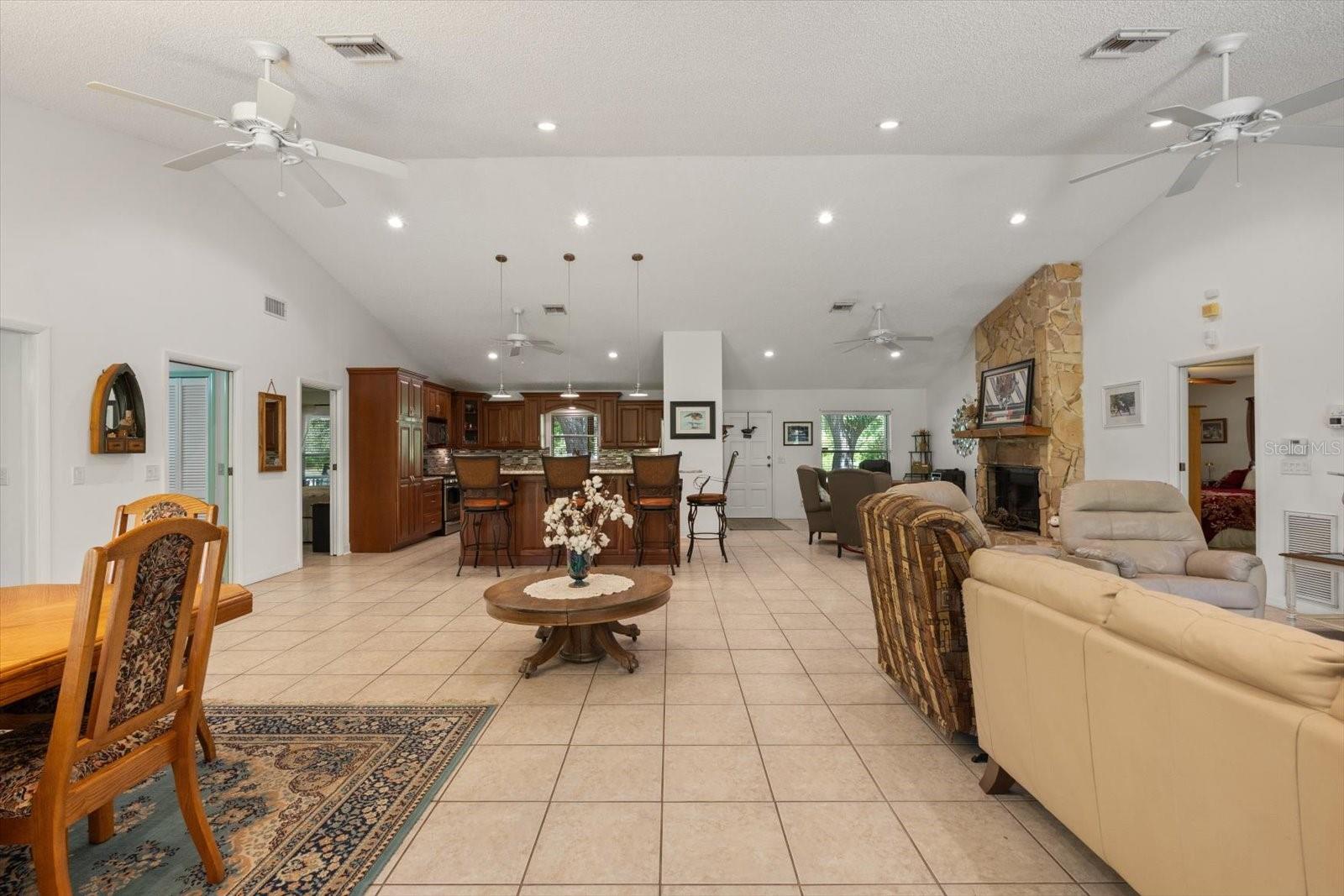 Image 4 of 68 For 13719 Seminole Trail