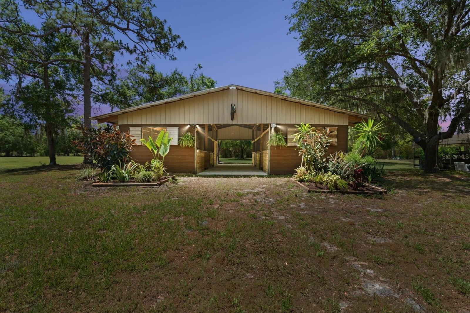 Image 42 of 68 For 13719 Seminole Trail