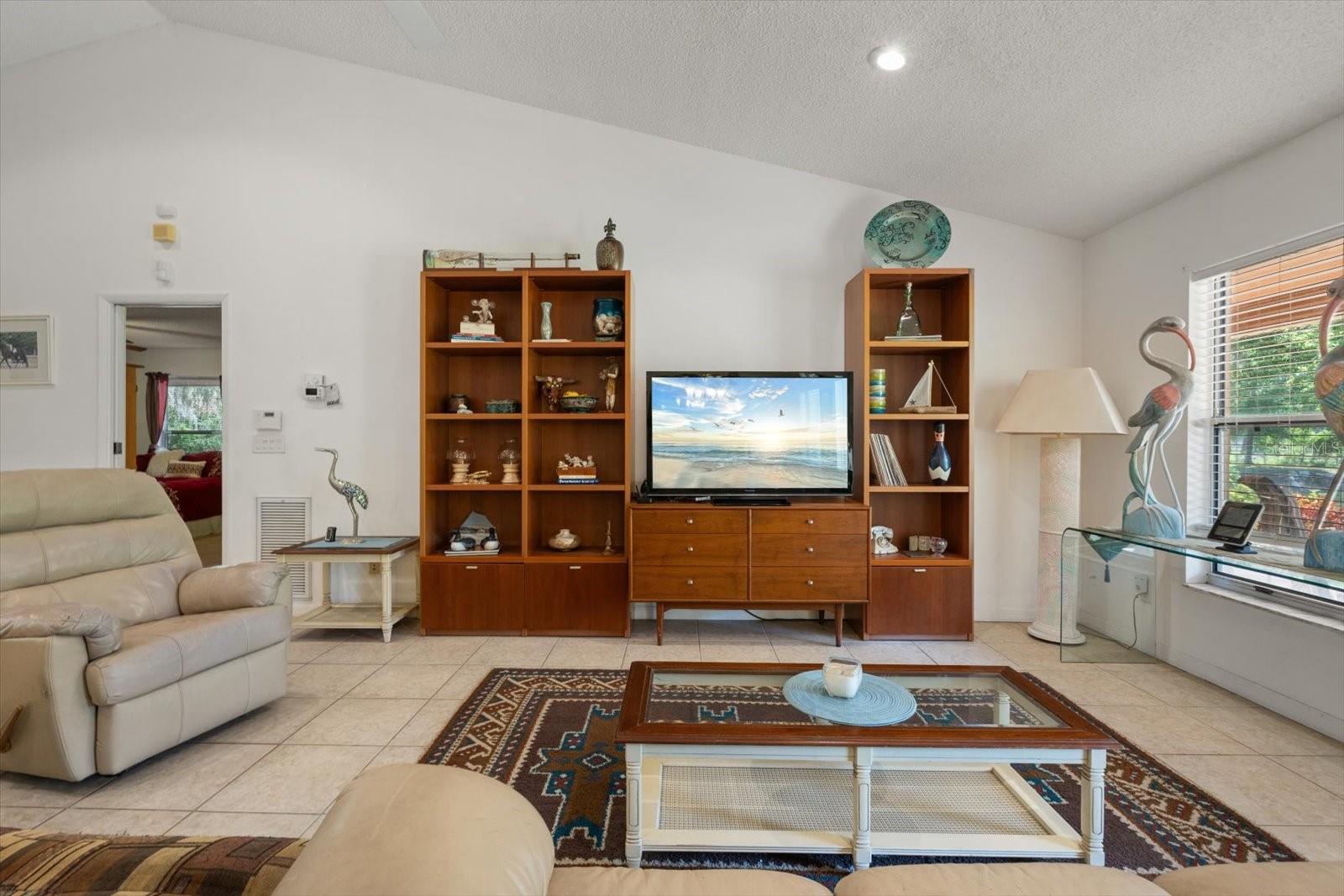 Image 6 of 68 For 13719 Seminole Trail