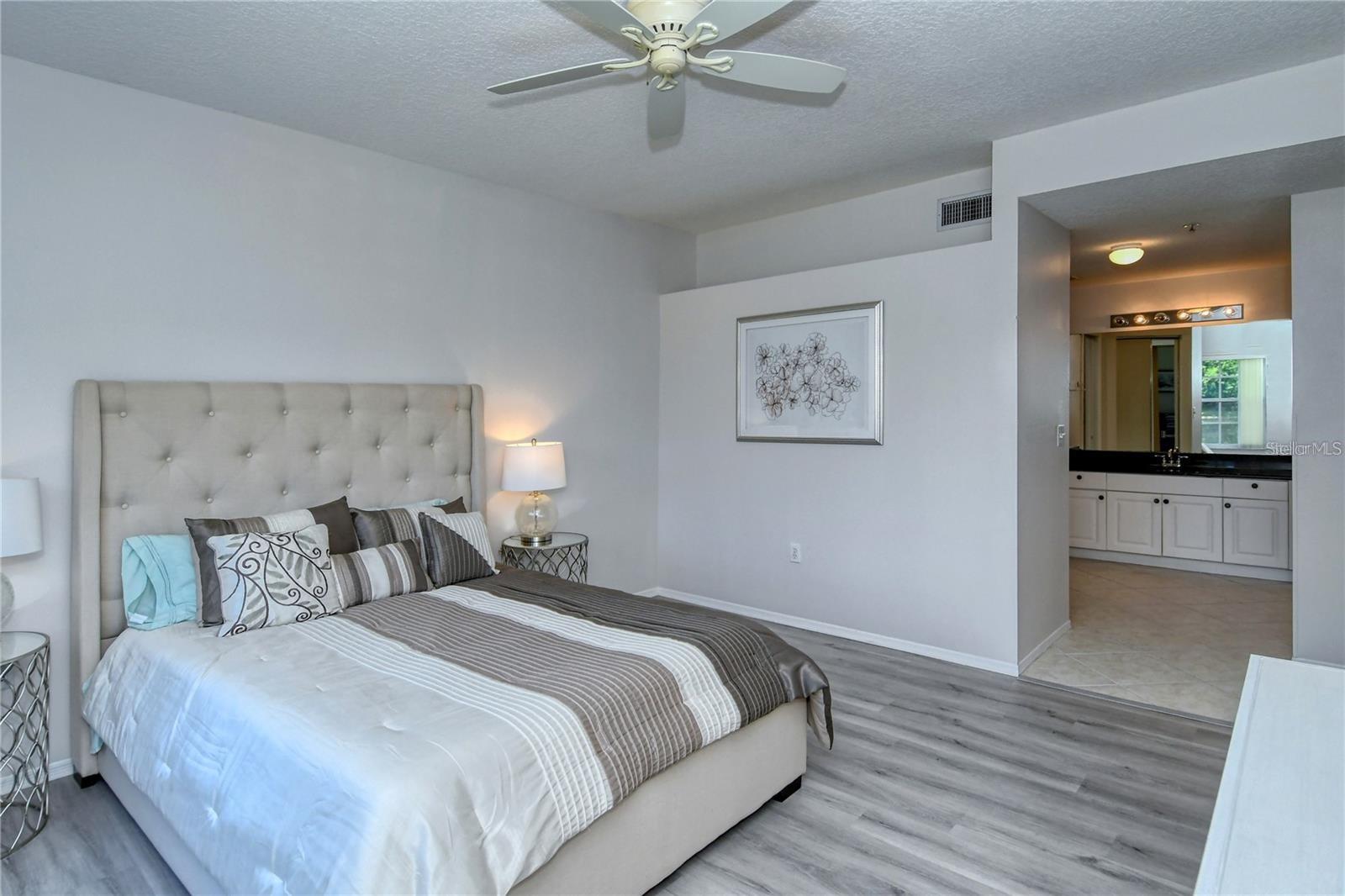 Image 9 of 25 For 5414 Fair Oaks Street 10-d