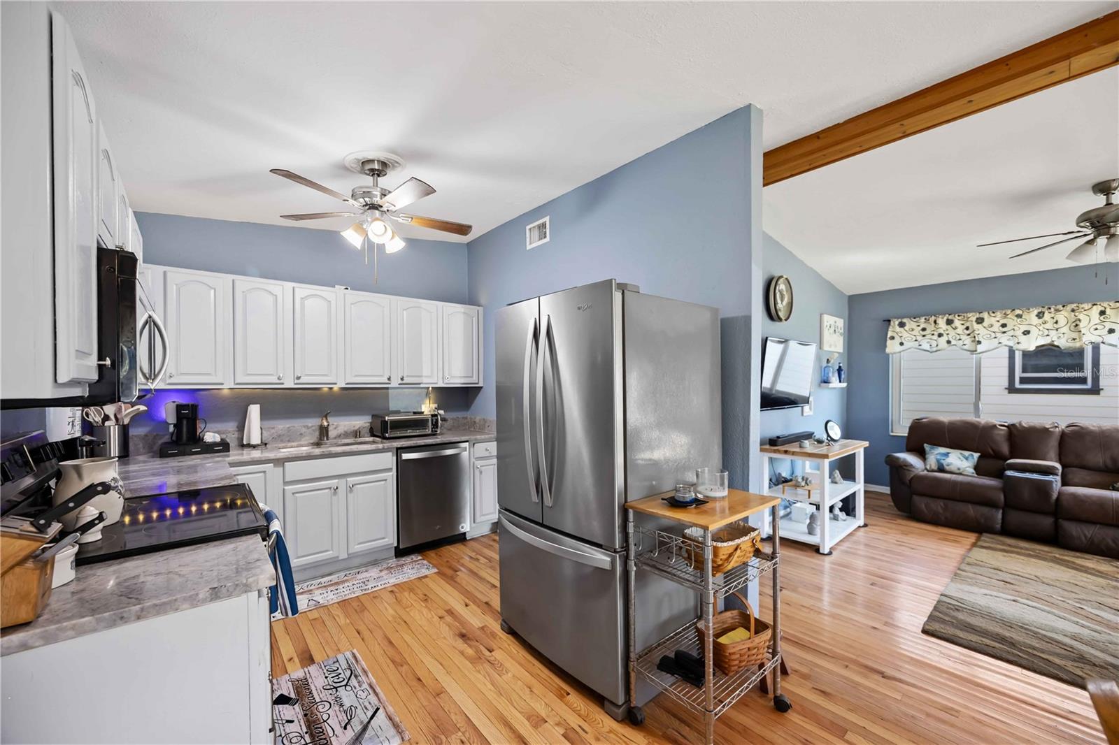 Image 10 of 40 For 1915 3rd Avenue E