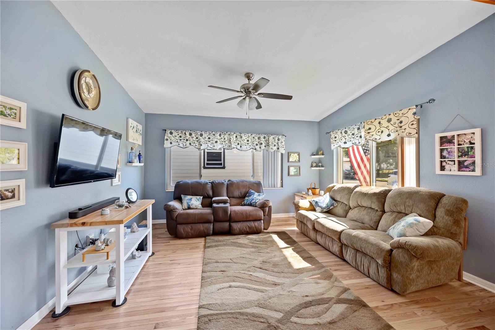 Image 12 of 40 For 1915 3rd Avenue E