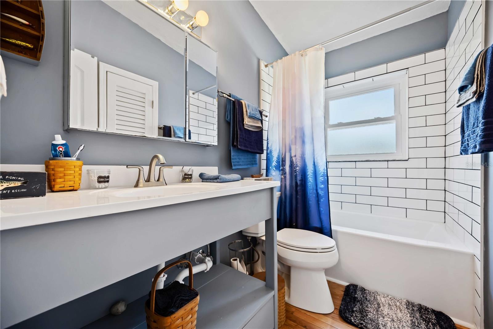 Image 16 of 40 For 1915 3rd Avenue E