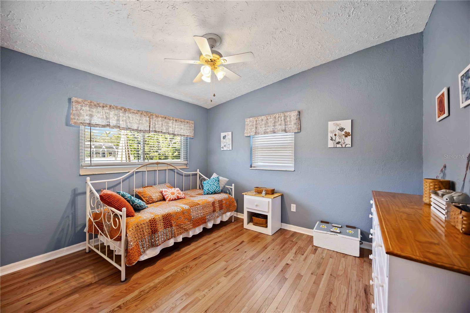 Image 17 of 40 For 1915 3rd Avenue E