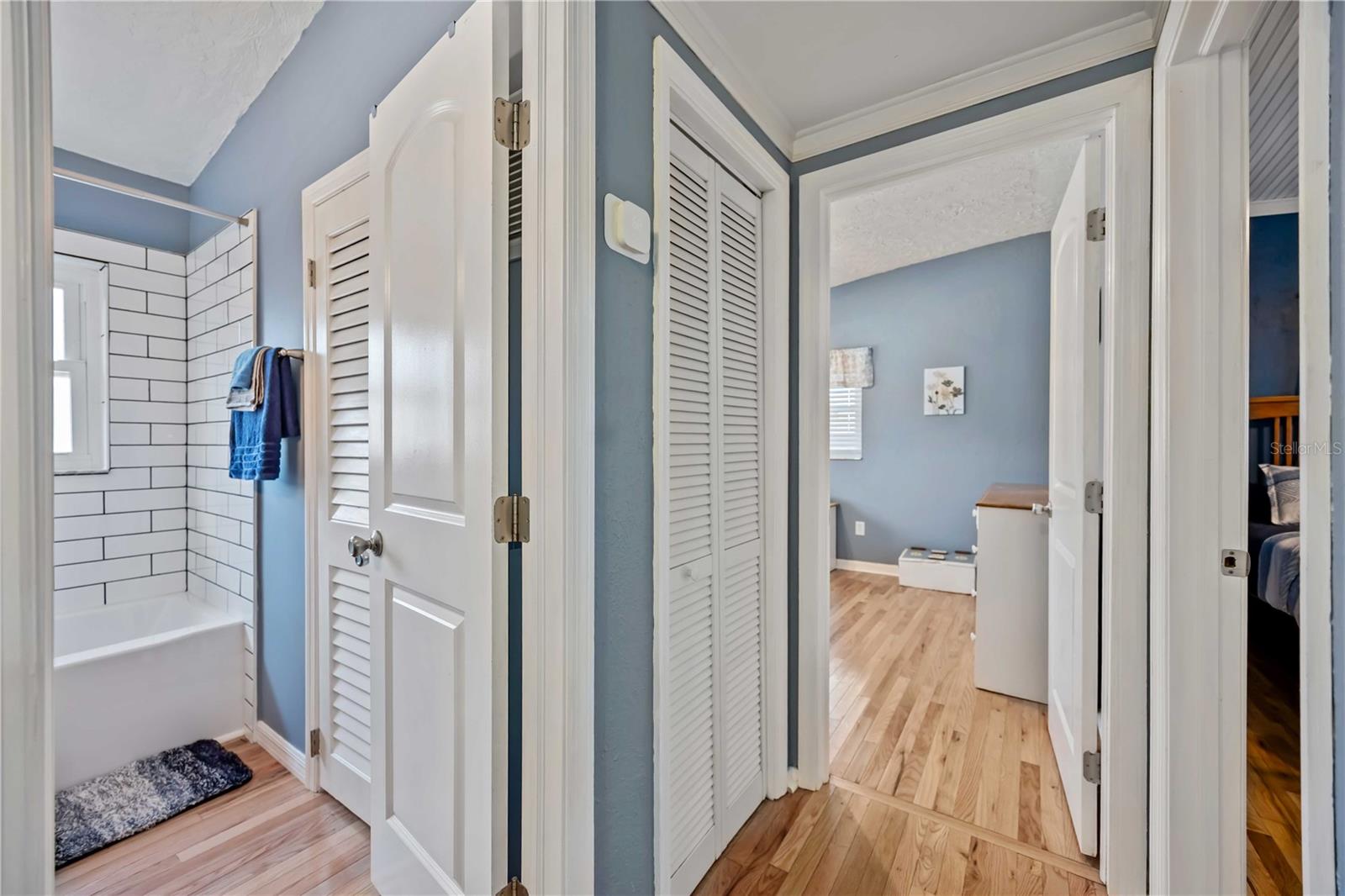 Image 23 of 40 For 1915 3rd Avenue E