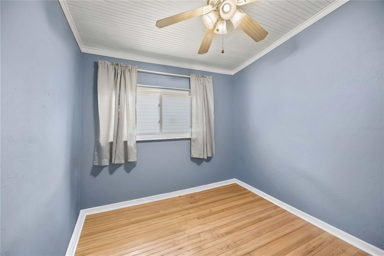 Image 24 of 40 For 1915 3rd Avenue E