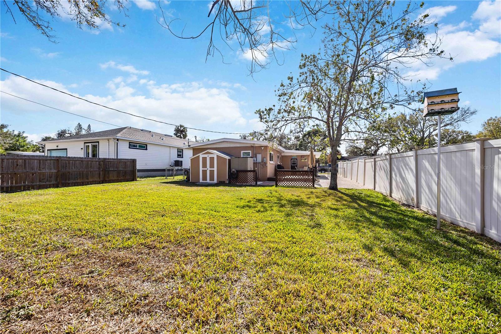 Image 32 of 40 For 1915 3rd Avenue E