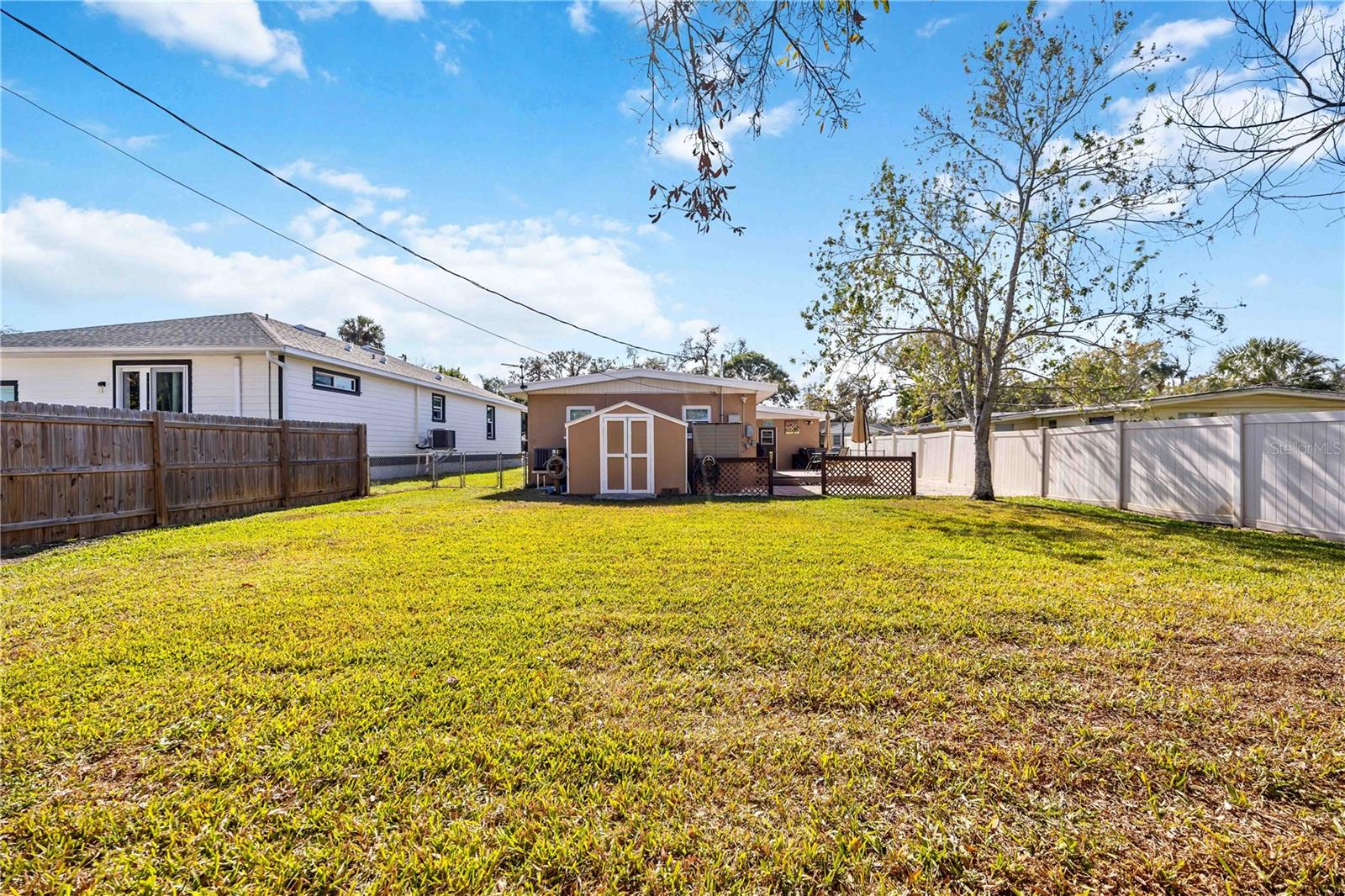 Image 33 of 40 For 1915 3rd Avenue E