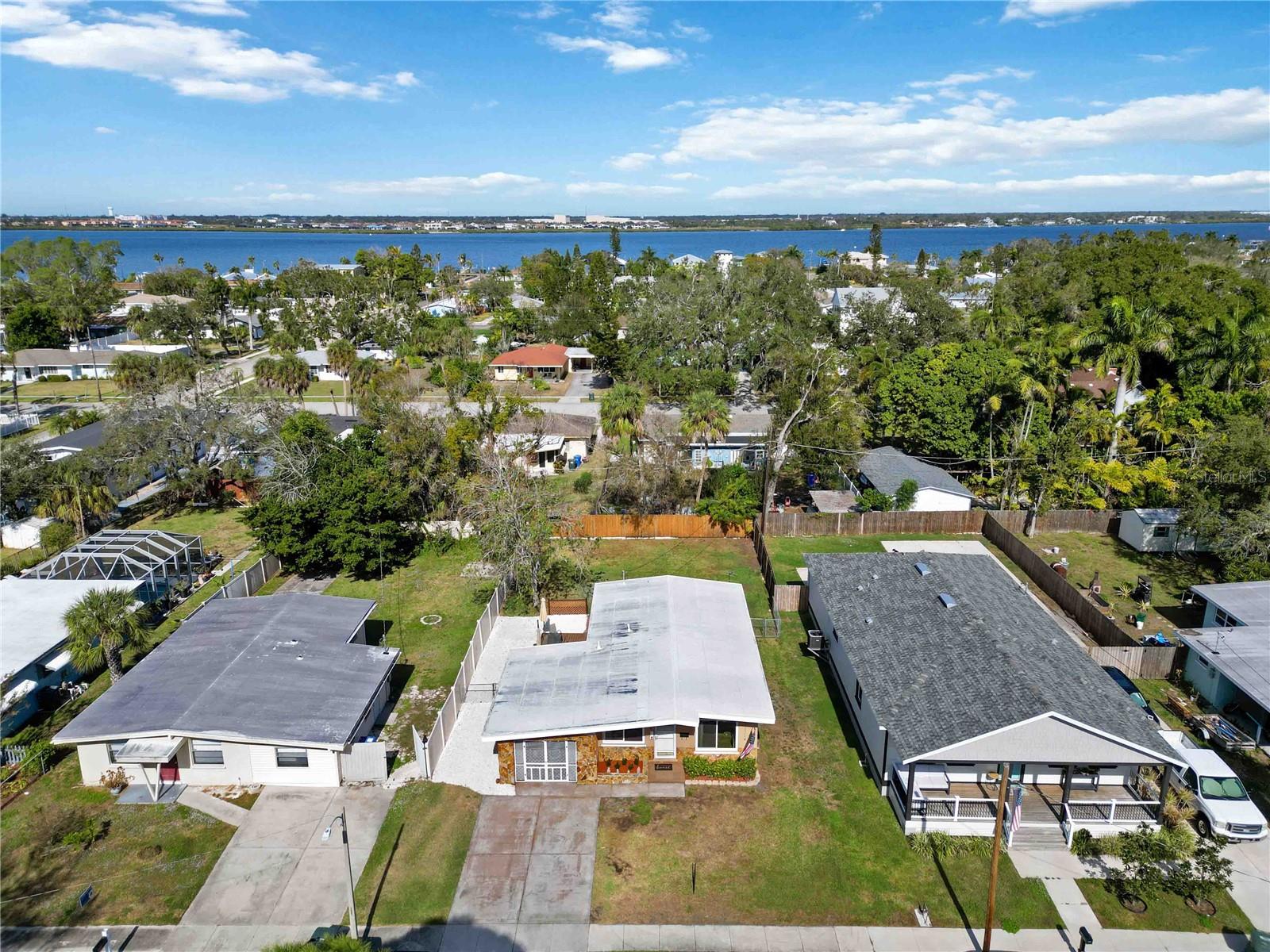 Image 37 of 40 For 1915 3rd Avenue E