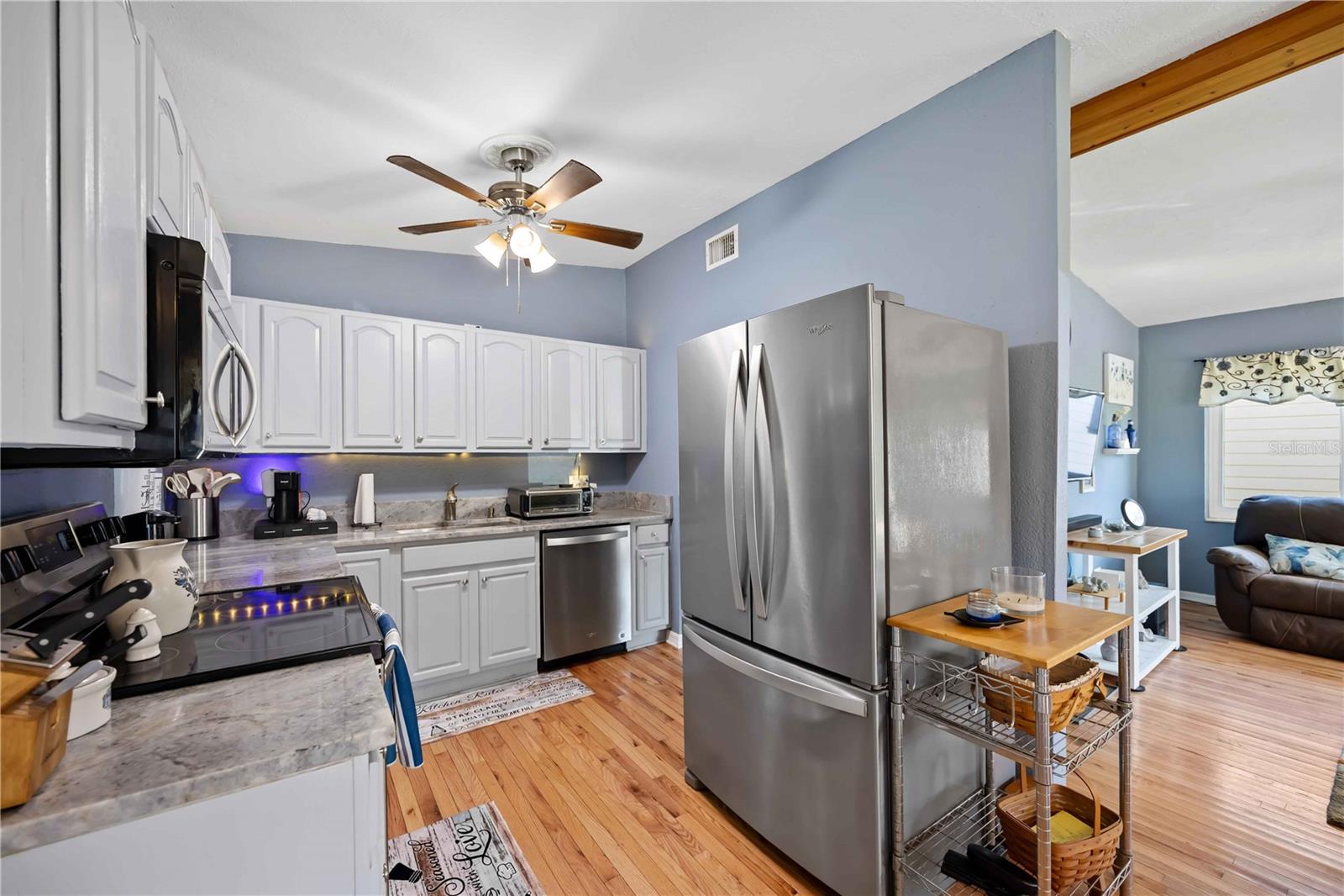 Image 5 of 40 For 1915 3rd Avenue E