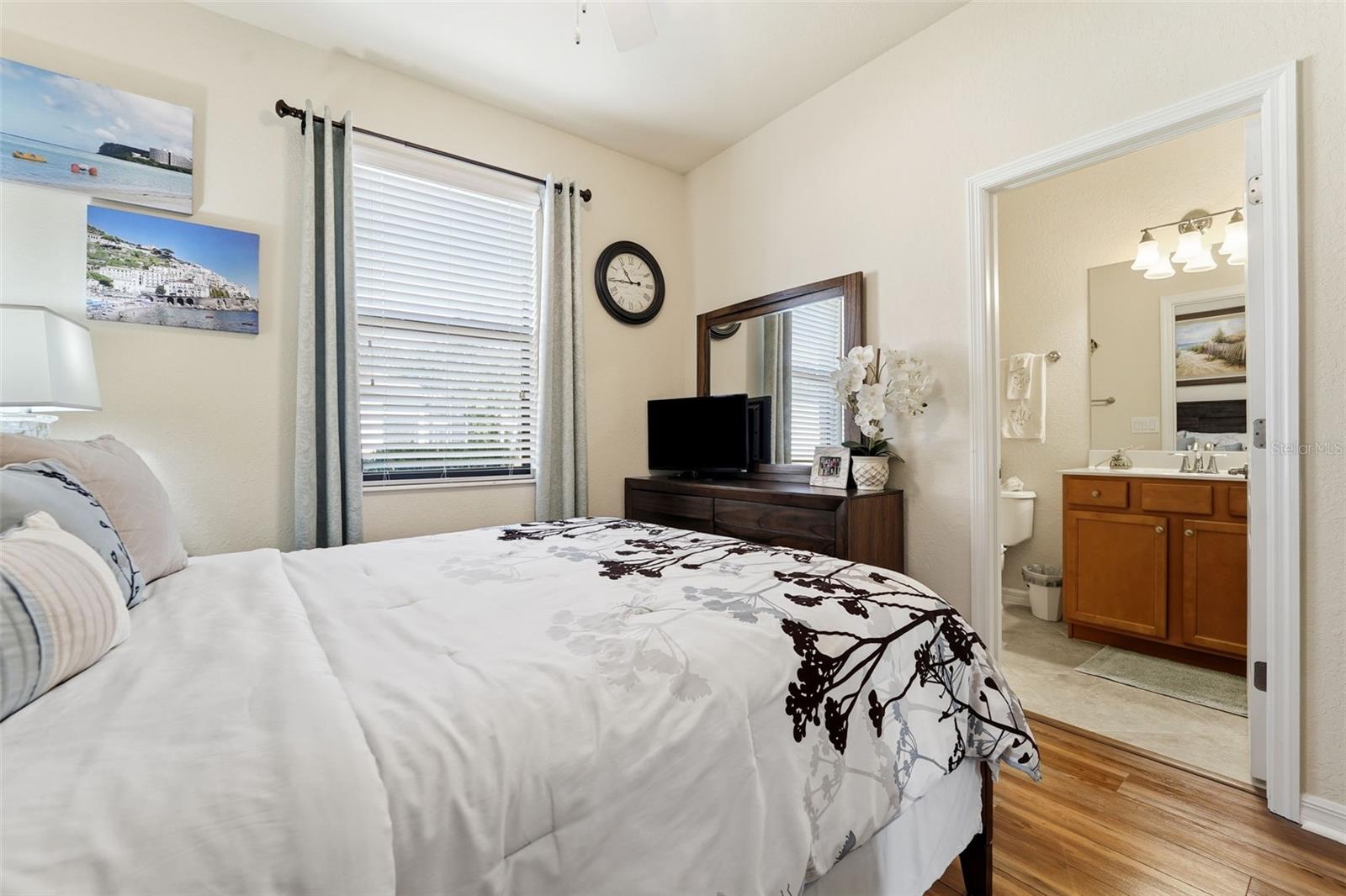 Image 21 of 39 For 7156 Marsh View Terrace